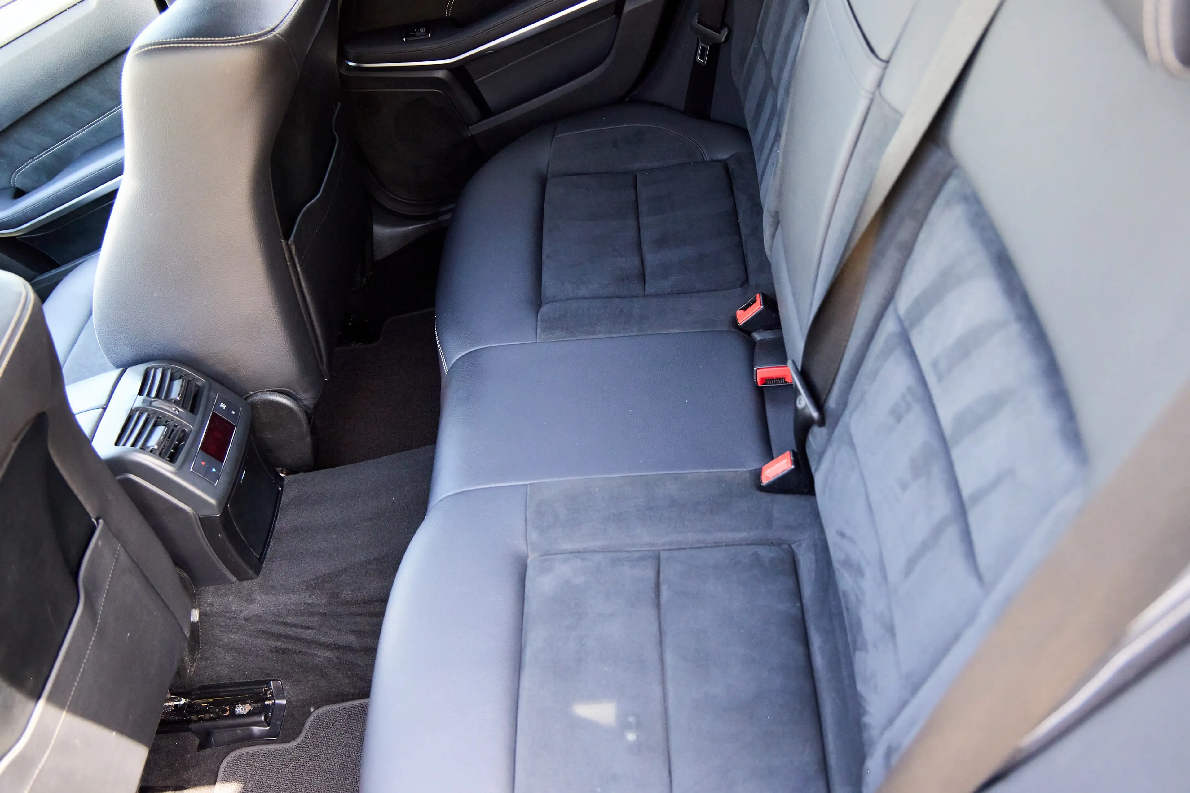 Mercedes-Benz E 250 E 250 T CDI 4Matic 7G-TRONIC Avantgarde — photo 13