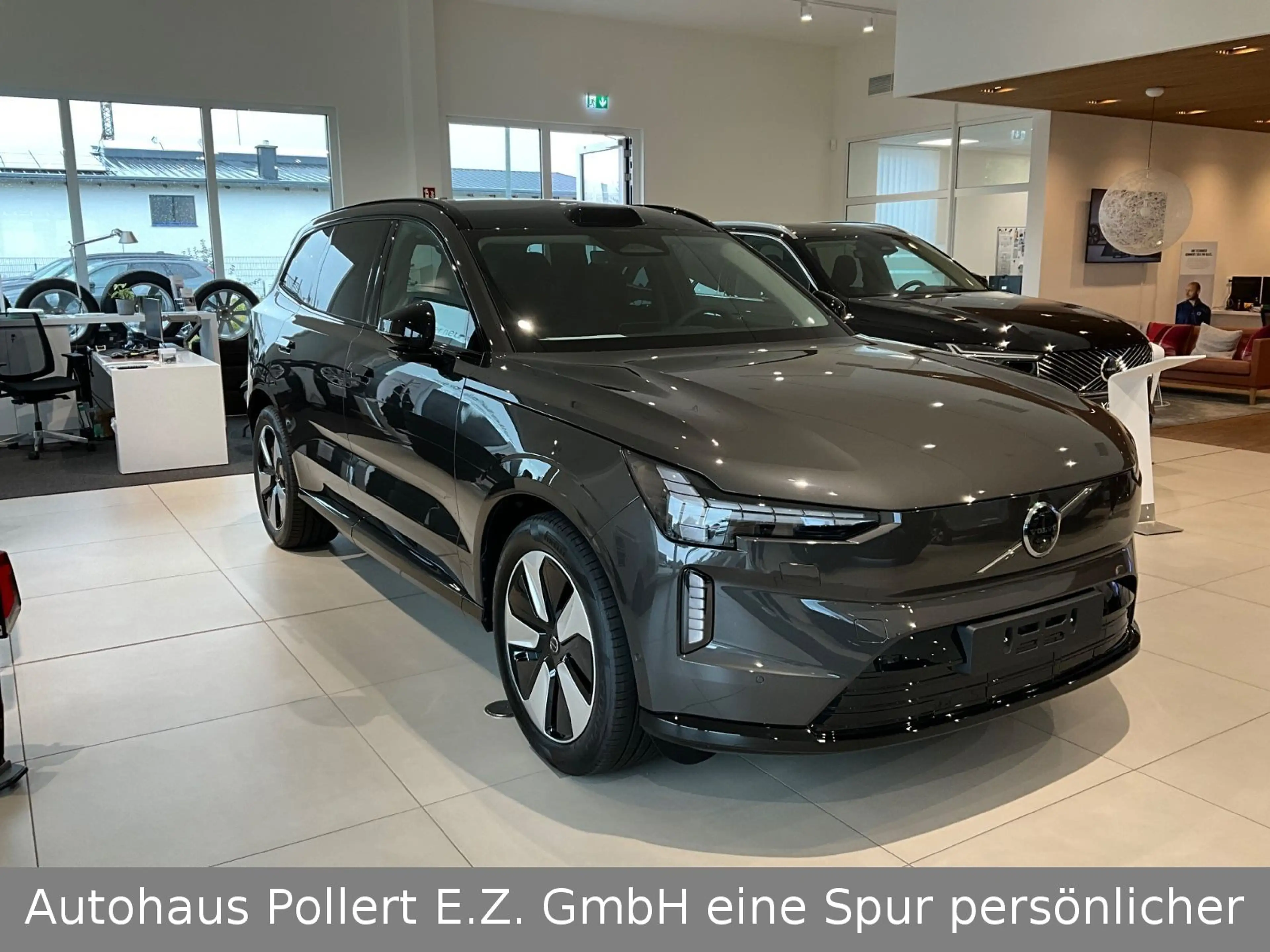 Volvo EX90 Plus Pure Electric AWD — photo 3