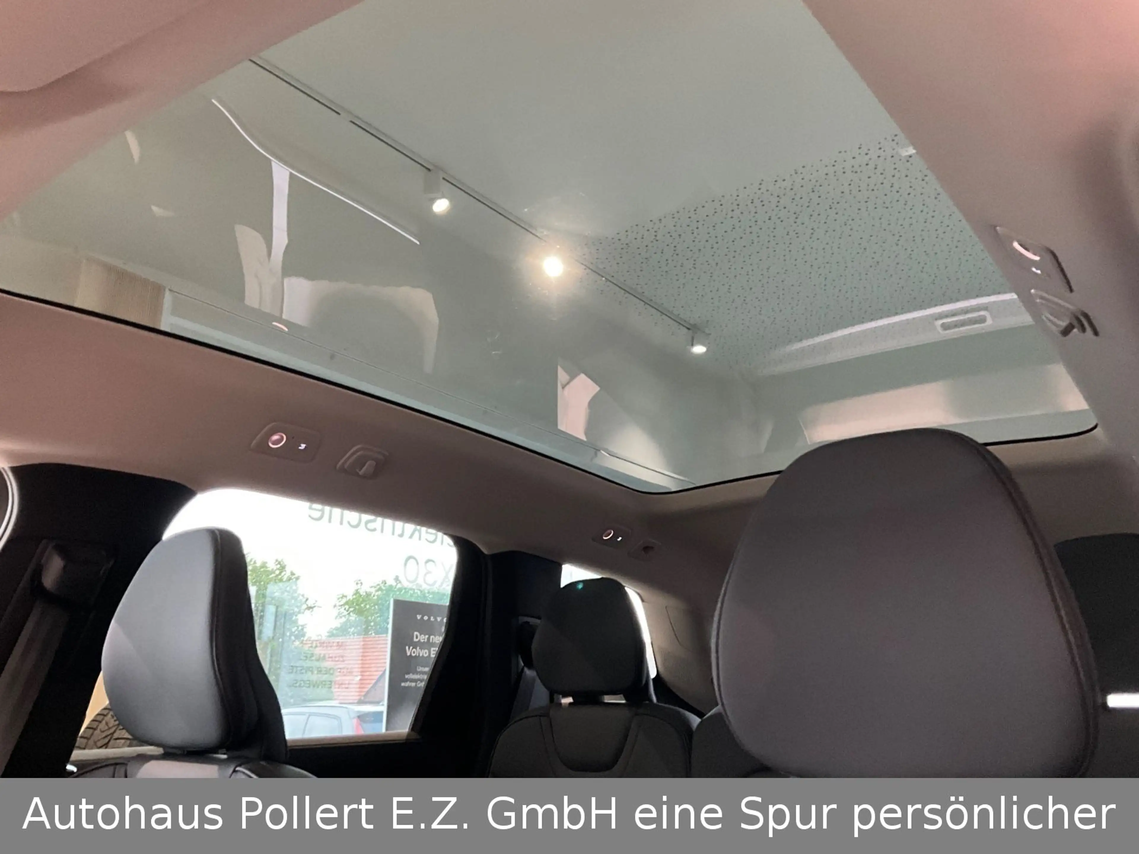 Volvo EX90 Plus Pure Electric AWD — photo 12