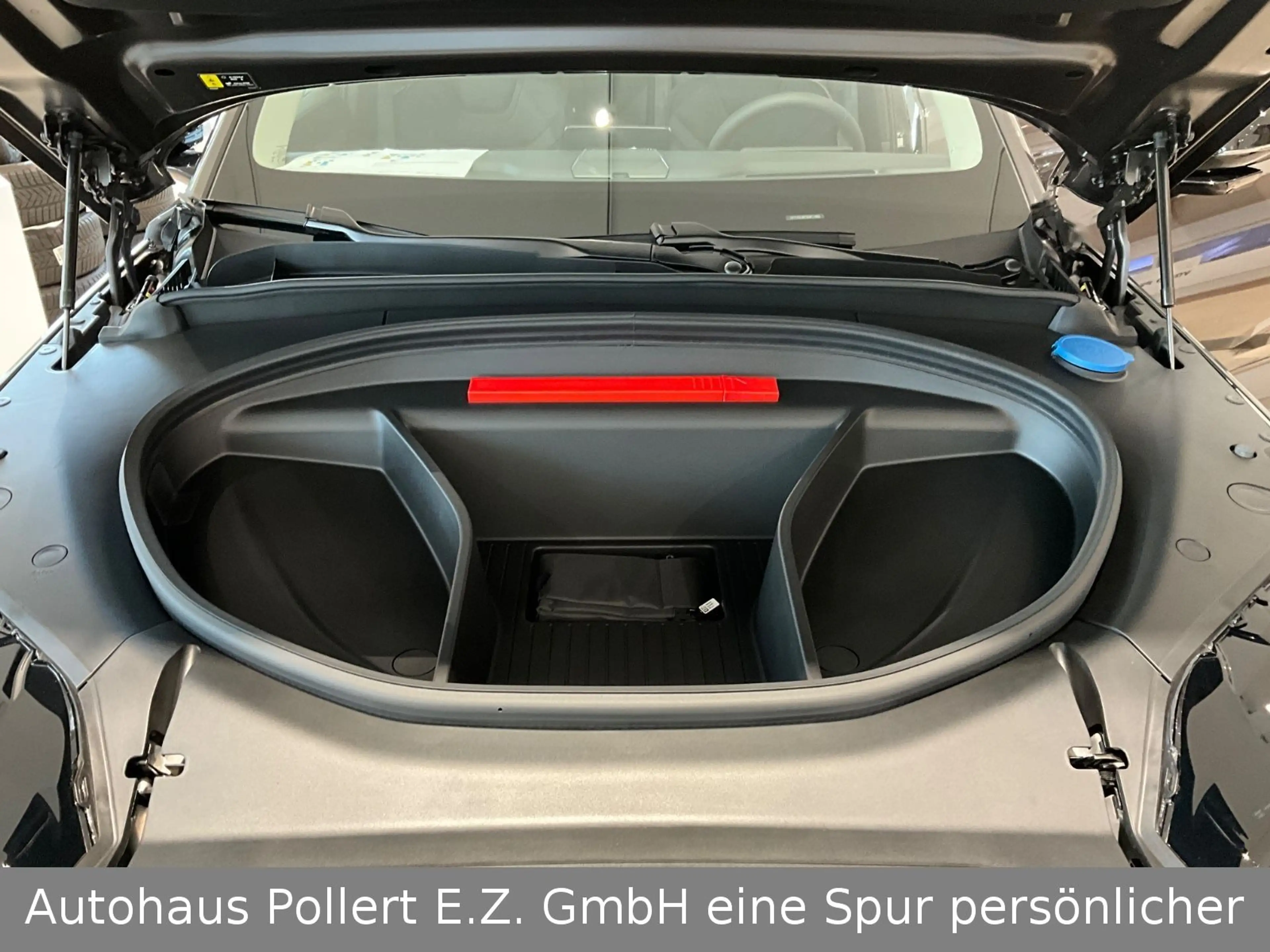 Volvo EX90 Plus Pure Electric AWD — photo 13
