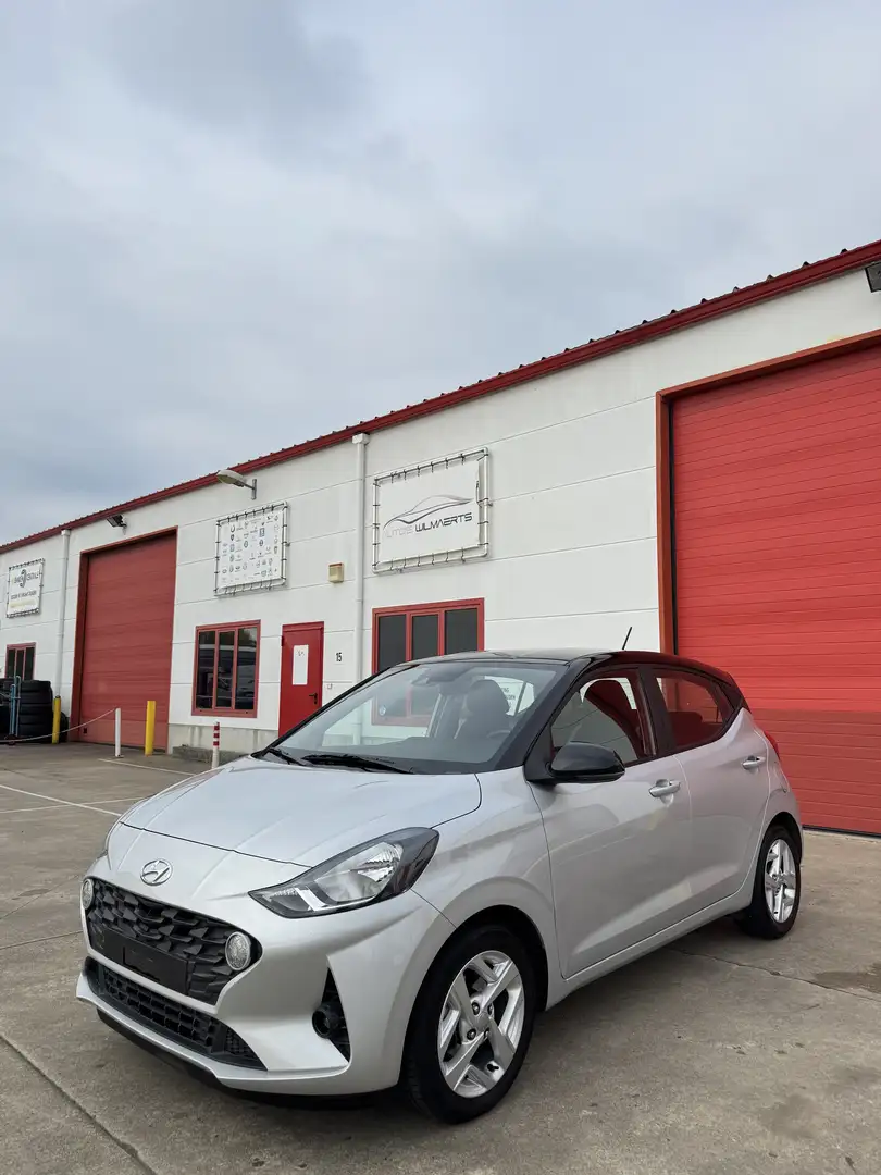 Hyundai i10 techno 2020 28000km navi/applcrply/cam/dab Zilver - 2