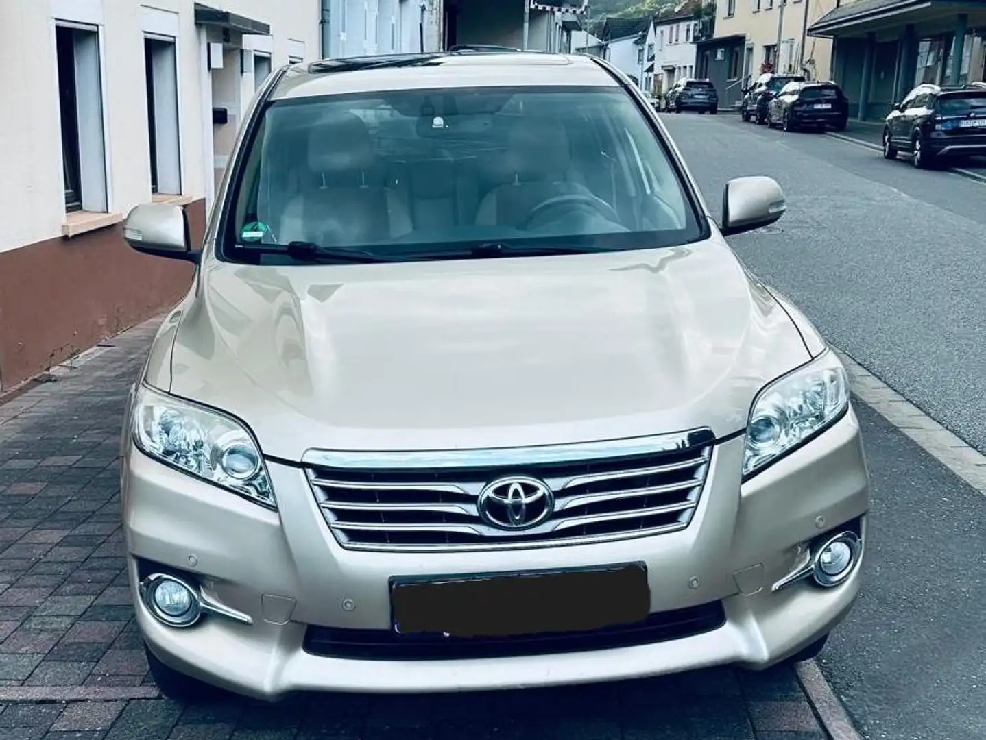 Toyota RAV 4 2.2 D-4D 4x4 Executive Gold - 2