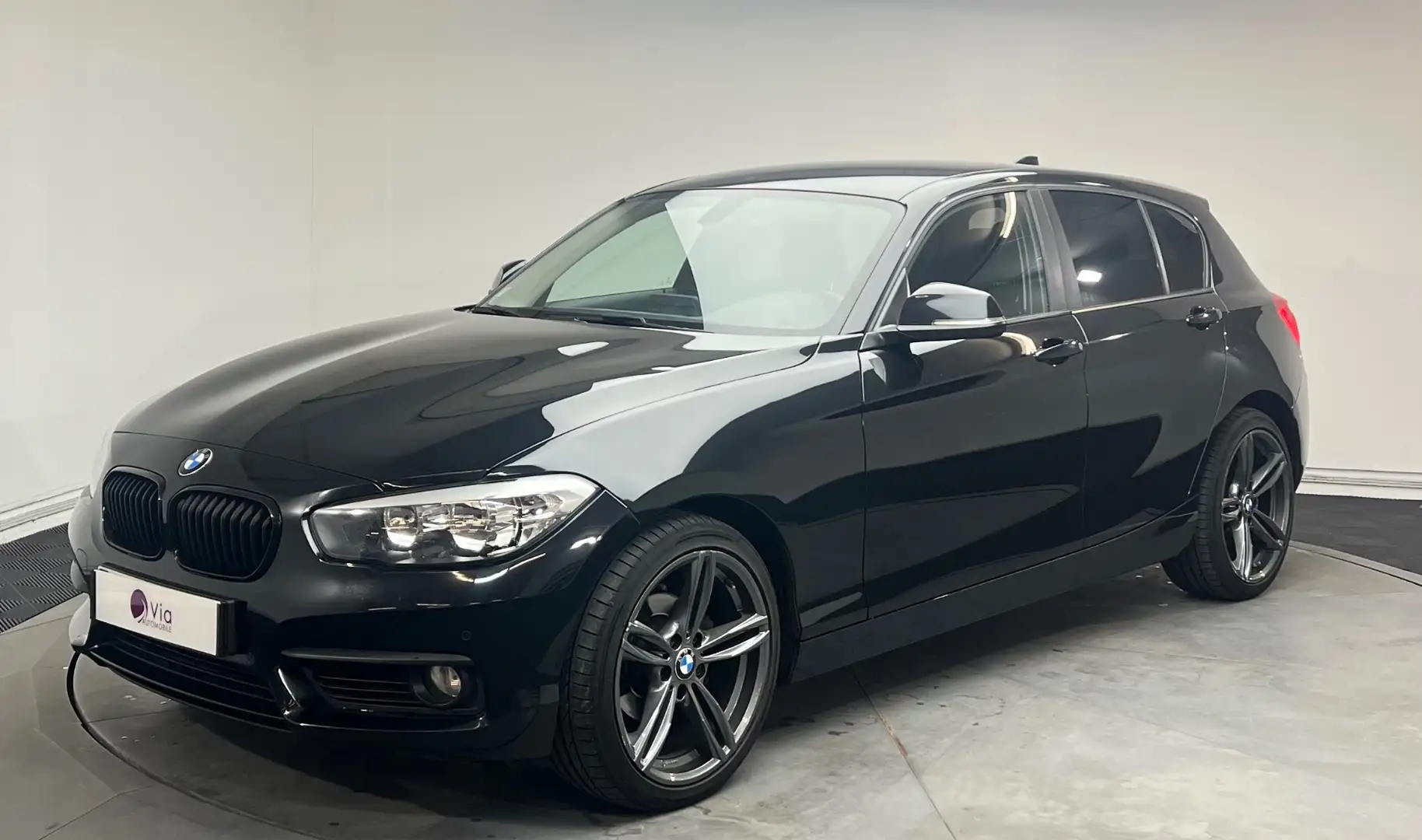 BMW 118 118d 150 ch Lounge Noir - 1