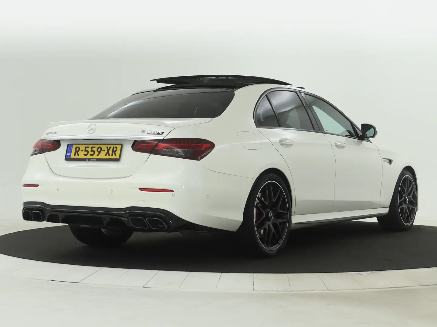 Mercedes-Benz E 63 AMG 63S 4-MATIC+ | 612 pk | V8 | AMG Driver Pack | Pan Bílá - 2
