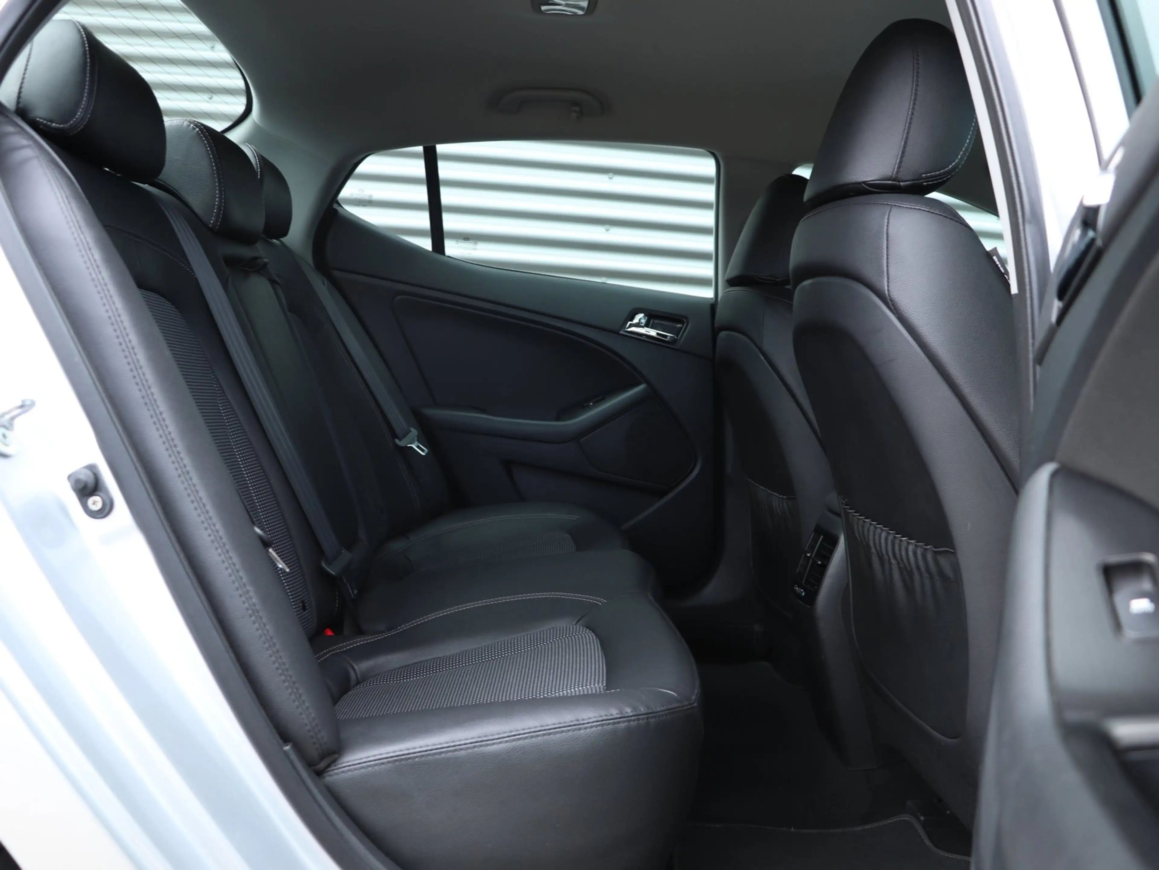 Kia Optima 2.0 CVVT Hybrid Plus Pack Automaat *Dealeronderh.* — photo 9