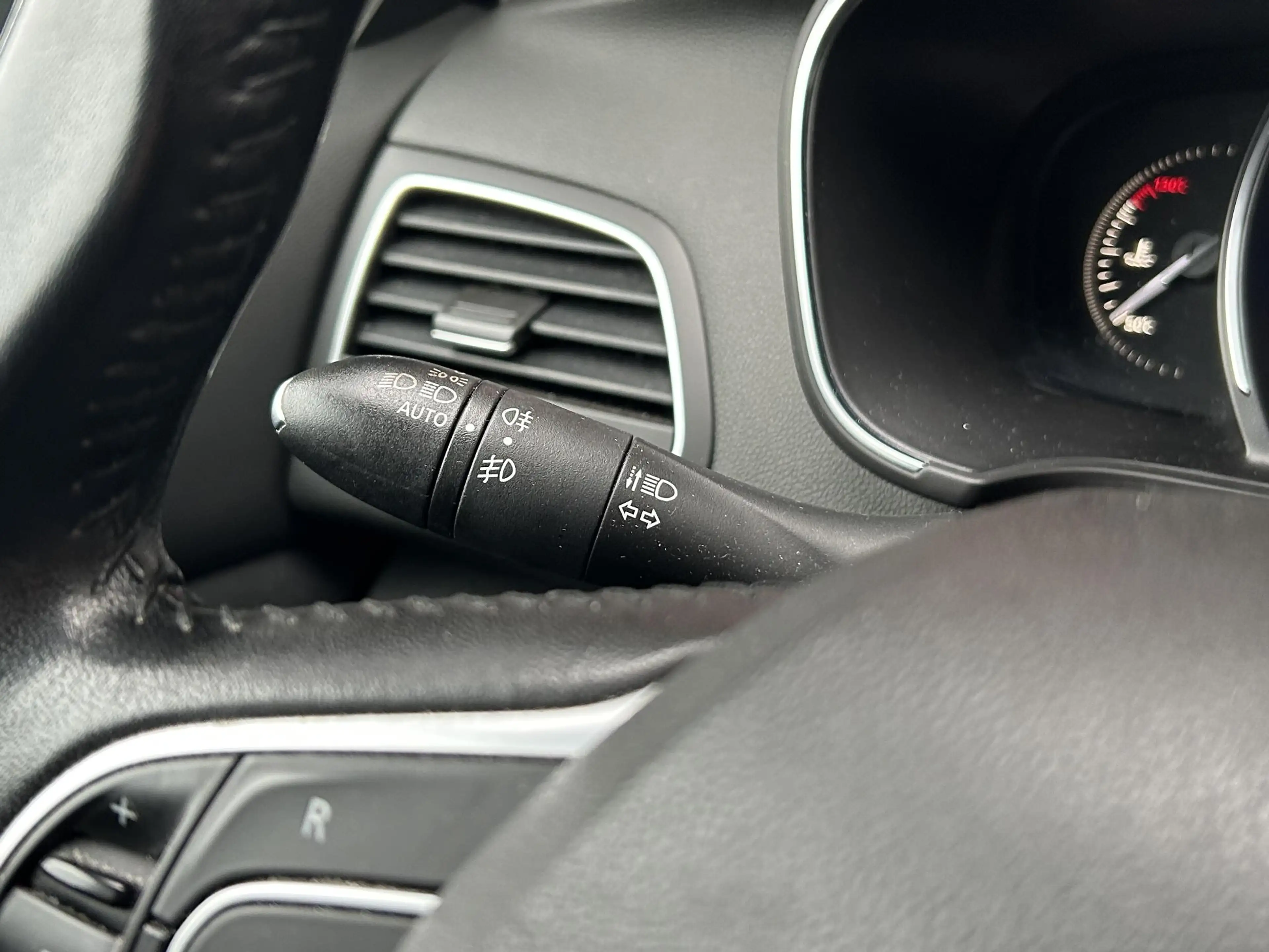 Renault Megane 1.2 TCe Zen Trekhaak-Airco — photo 15