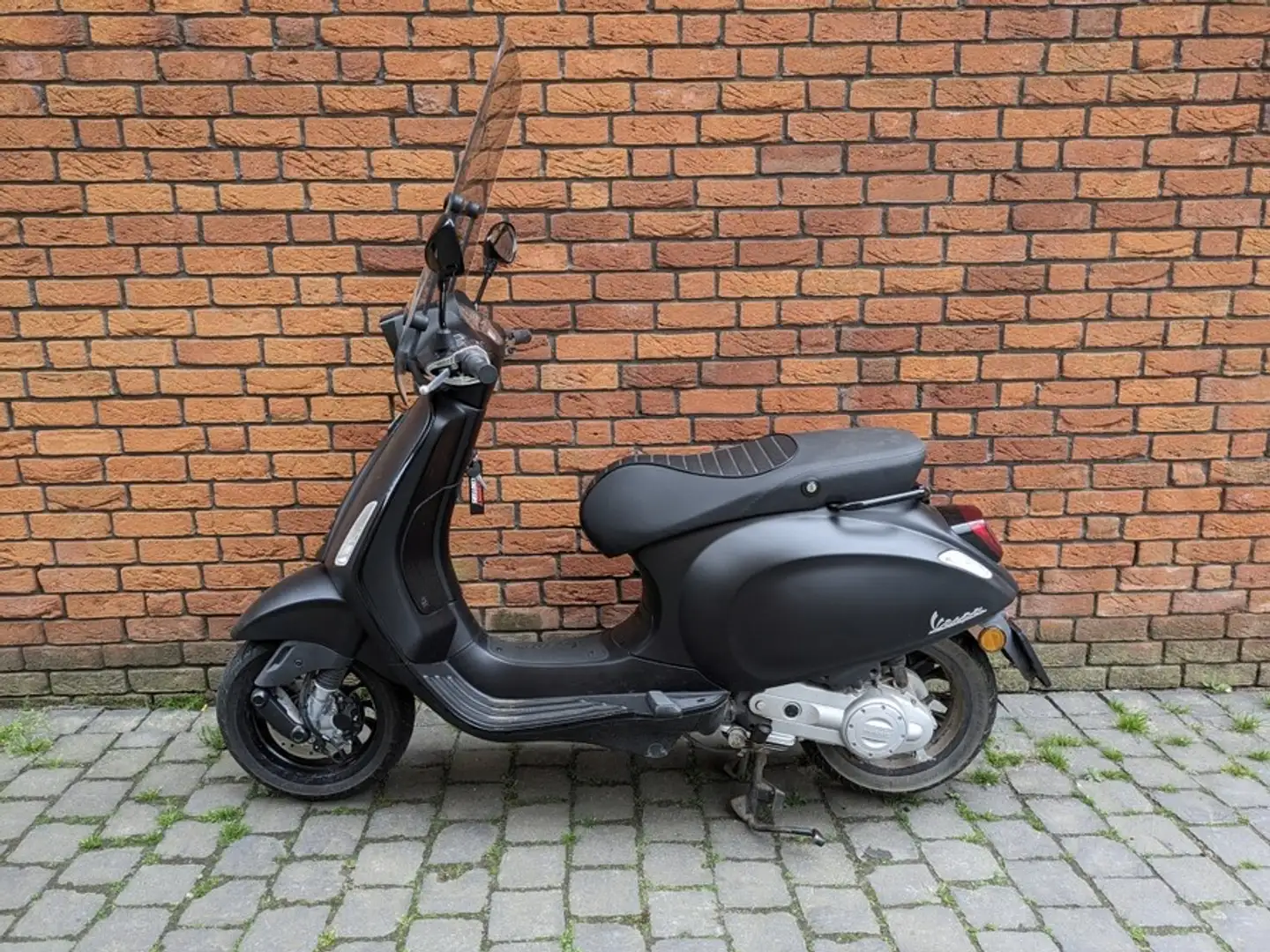 Vespa Sprint 50 Zwart - 2