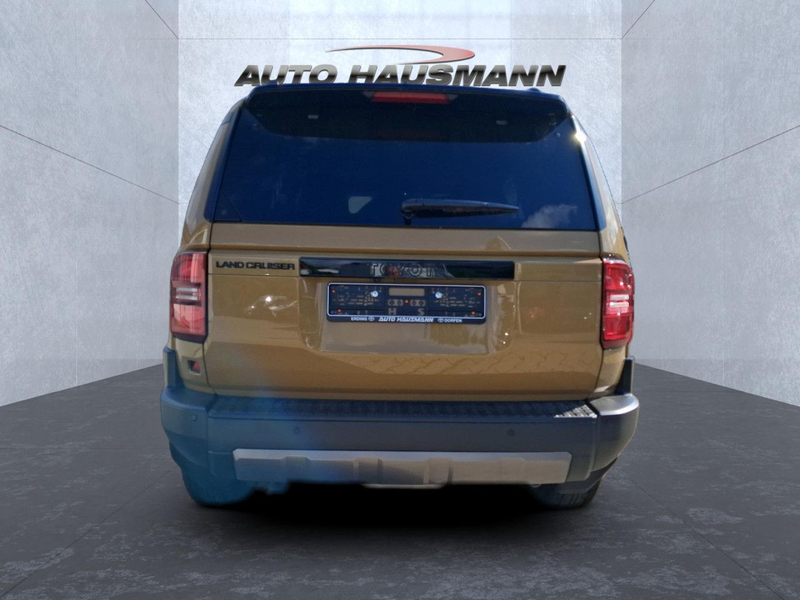 Toyota Land Cruiser Executive — photo 7