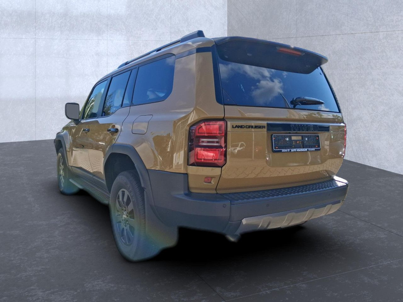 Toyota Land Cruiser Executive — photo 2