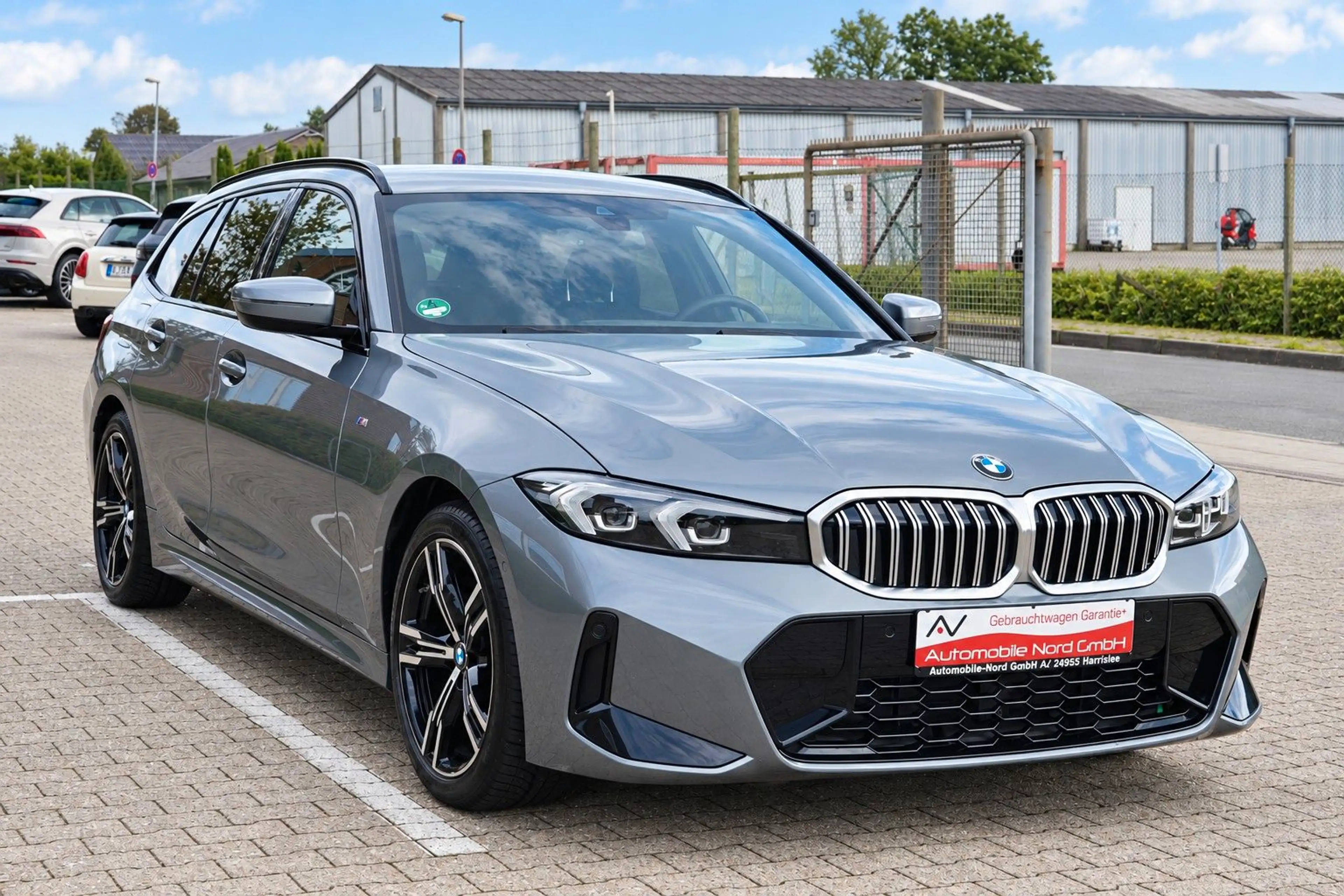 BMW 318 i Touring M Sport Shadow-Line Hochglanz — photo 4