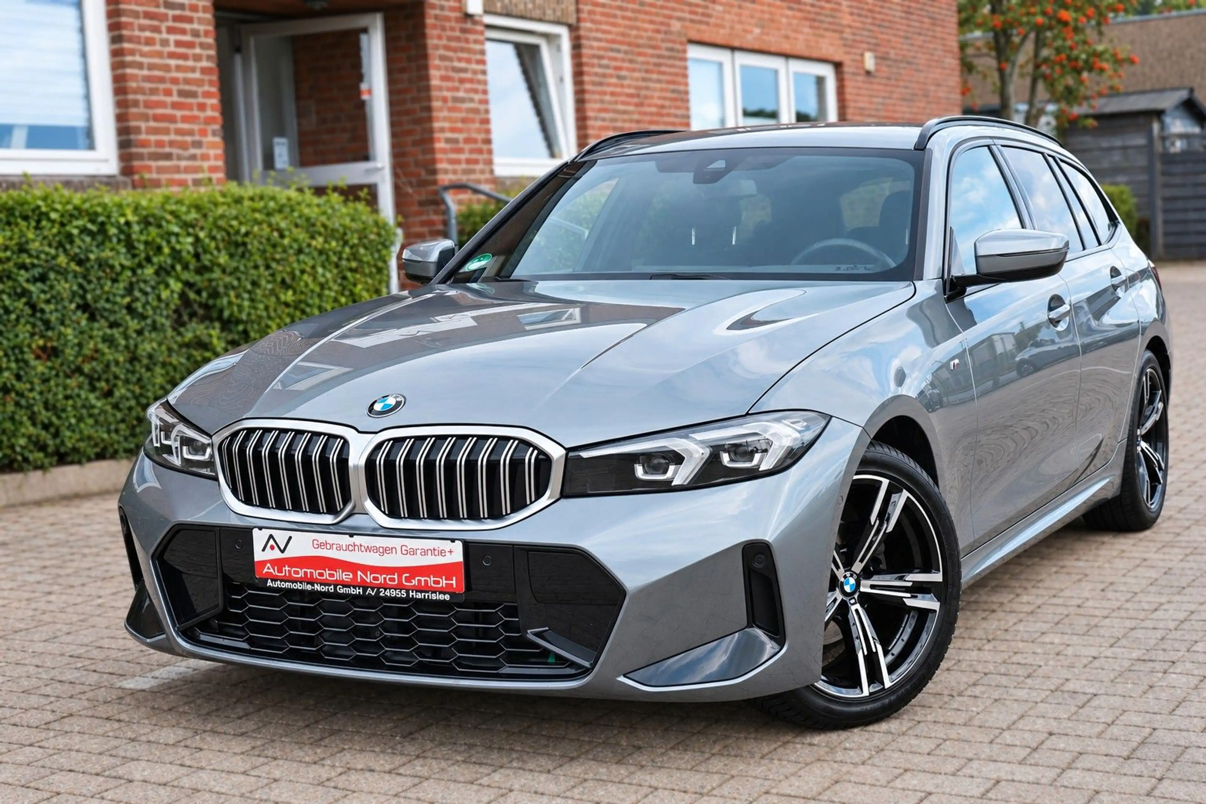 BMW 318 i Touring M Sport Shadow-Line Hochglanz — photo 3