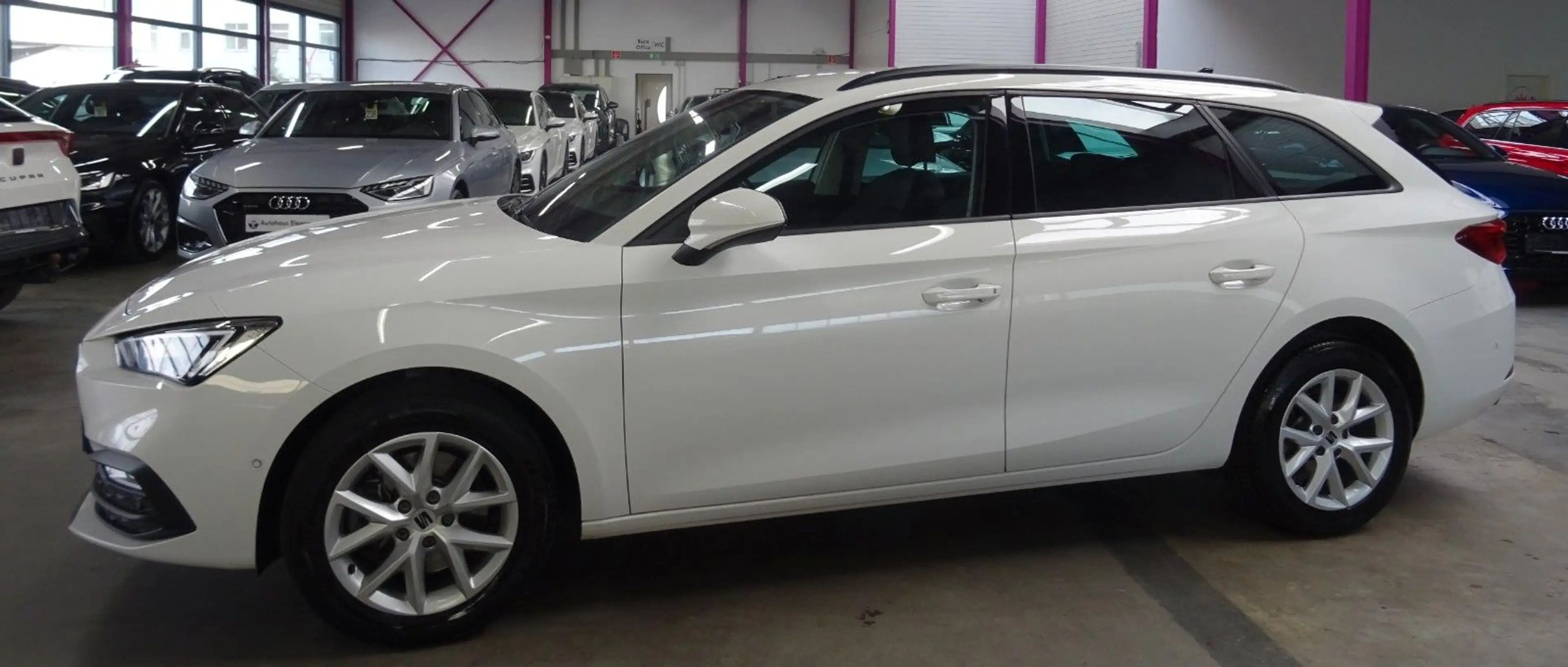 SEAT Leon LEON ST 2.0 TDI STYLE*AHK*ACC*CAM*KEY*BEATS*LED* — photo 2