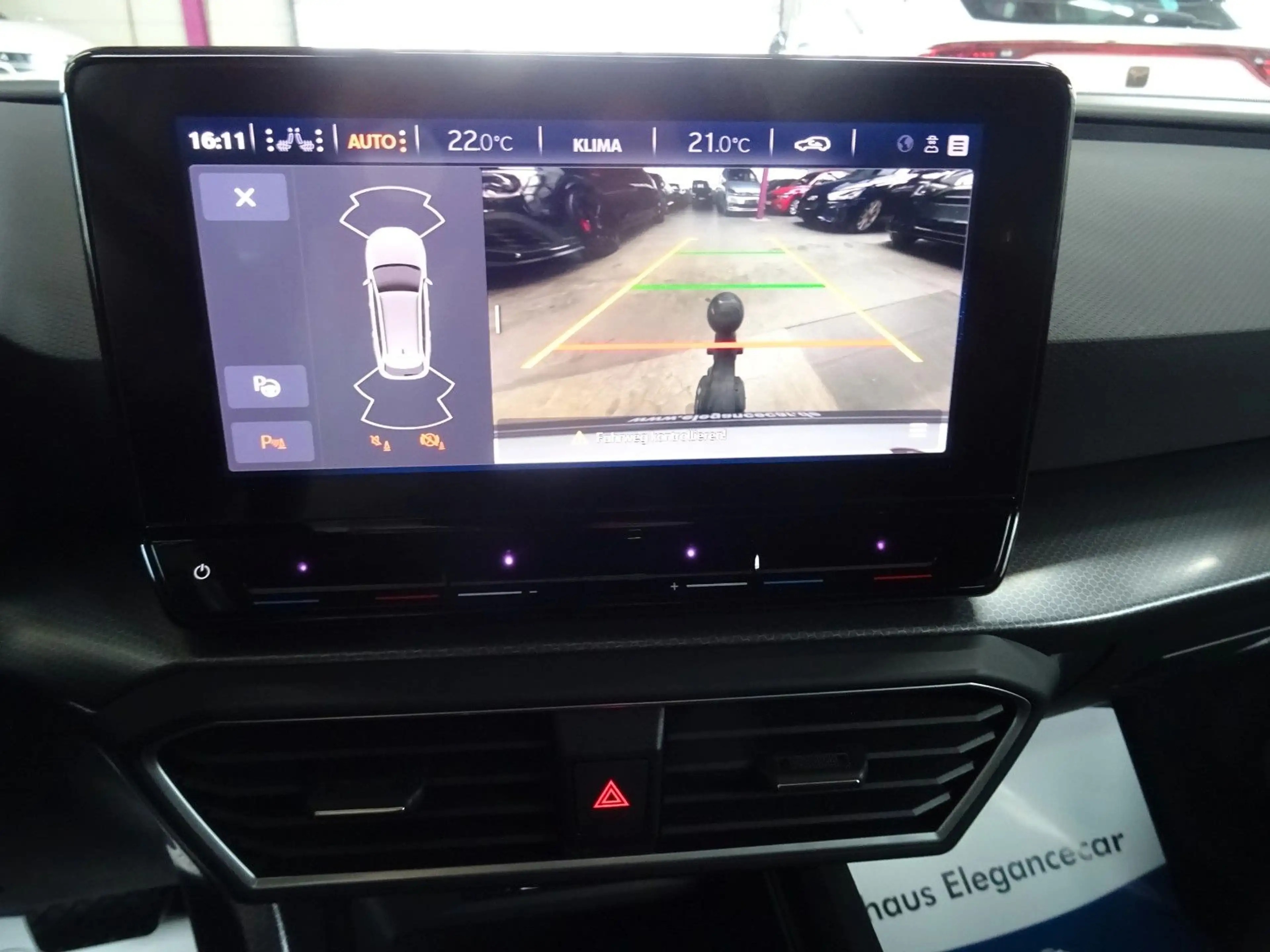 SEAT Leon LEON ST 2.0 TDI STYLE*AHK*ACC*CAM*KEY*BEATS*LED* — photo 4