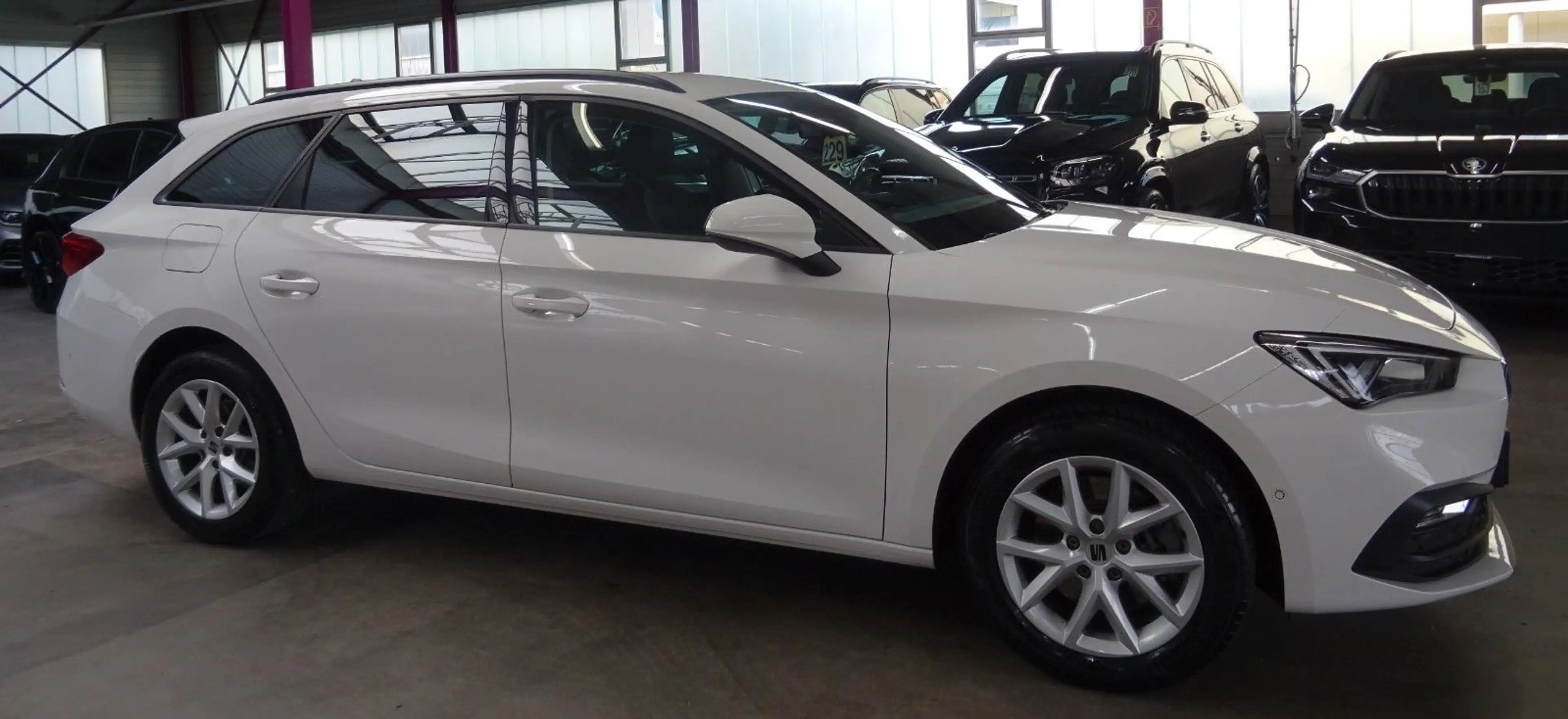 SEAT Leon LEON ST 2.0 TDI STYLE*AHK*ACC*CAM*KEY*BEATS*LED* — photo 14