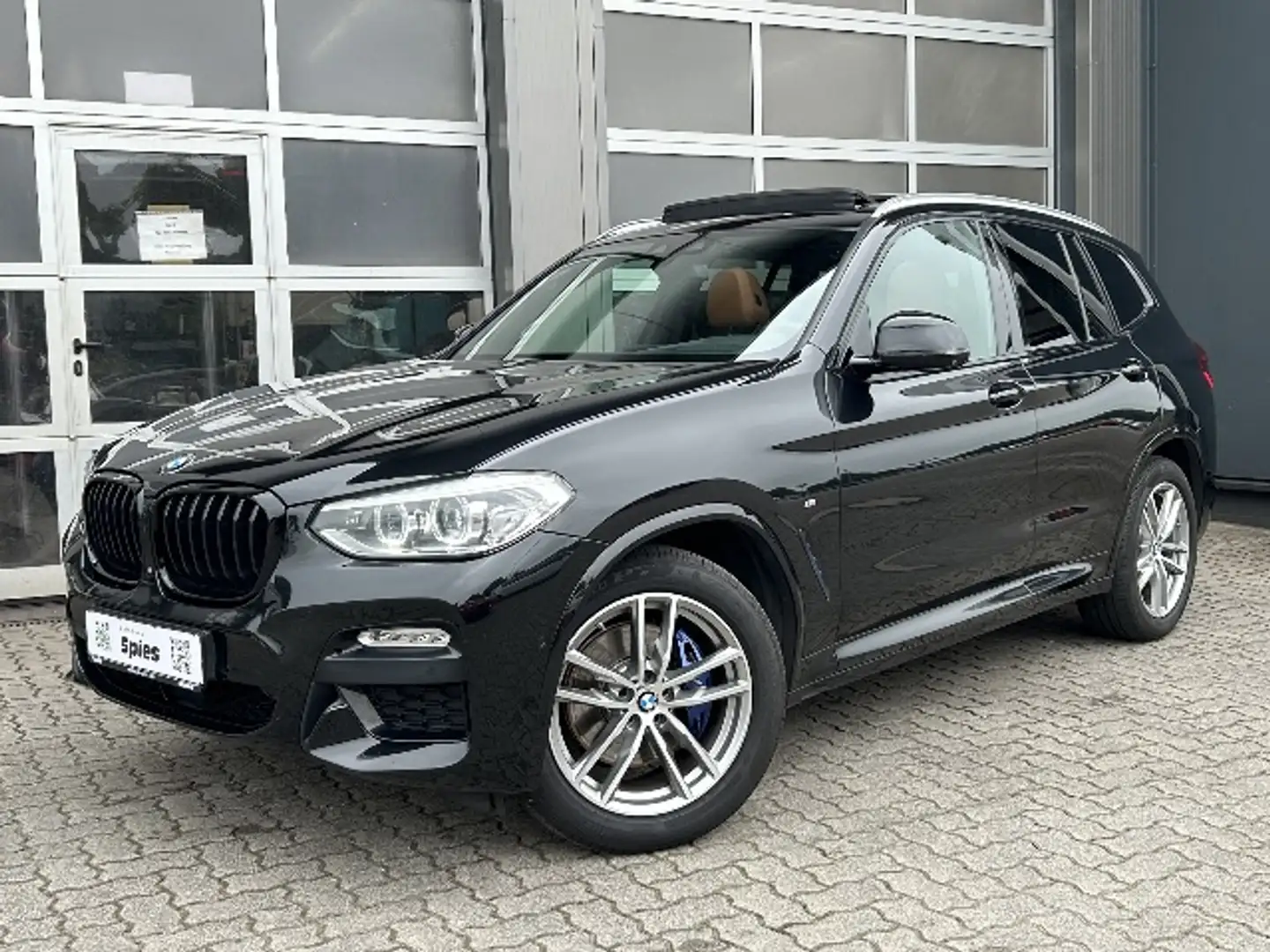 BMW X3 30i M Sport / Leder Cognac / AHK / Pano / 360° crna - 1
