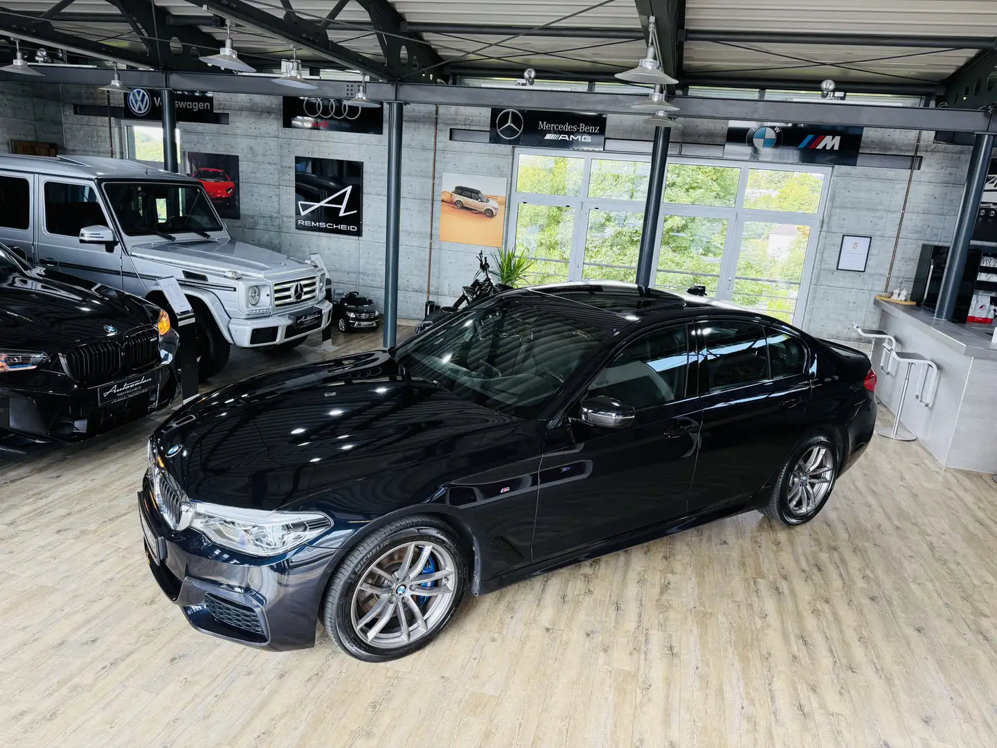BMW 530 d xDrive M Sport*G.SHD*ACC*KAMERA*LED*AHK* Schwarz - 2
