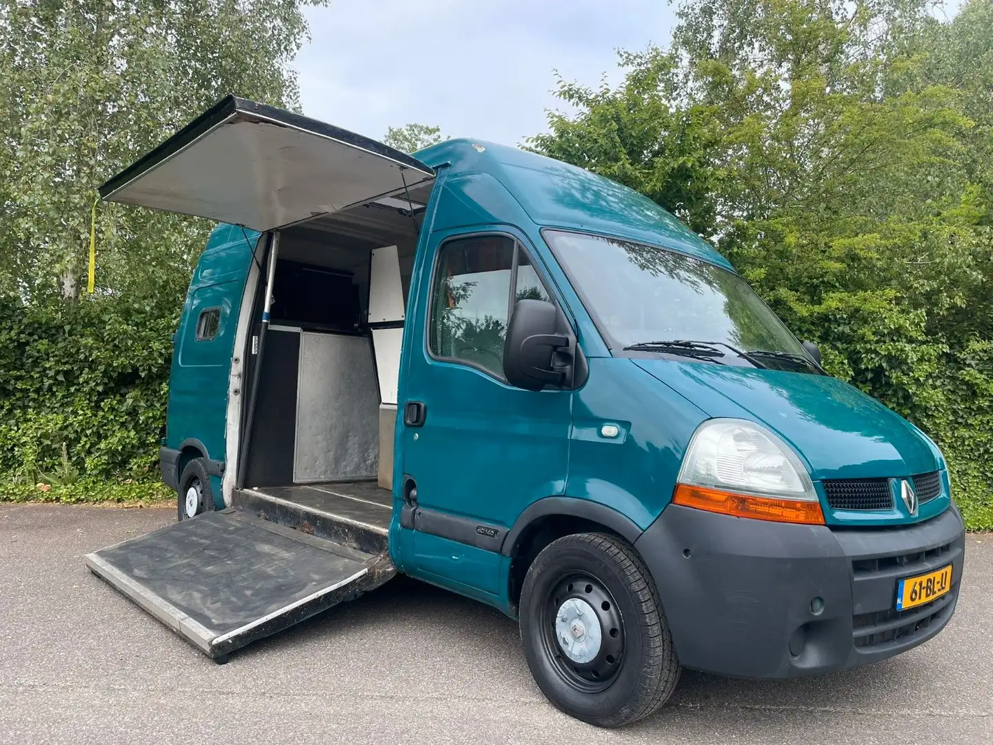 Renault Master Pferdewagen Horsetruck pferdetransporter - 1