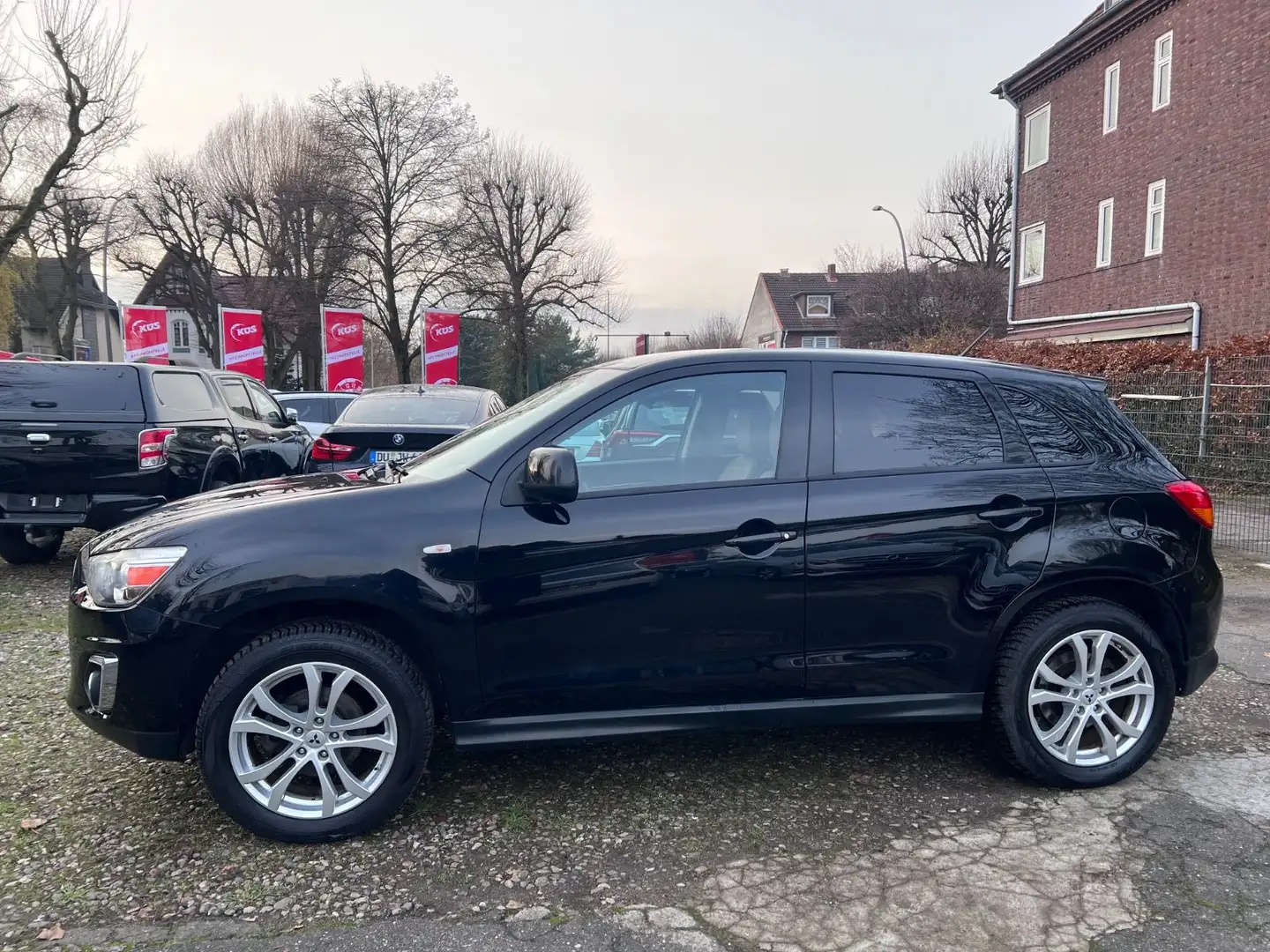 Mitsubishi ASX 2.0 Allrad Top *Leder*Automatik*TÜV 10/27 Negru - 2