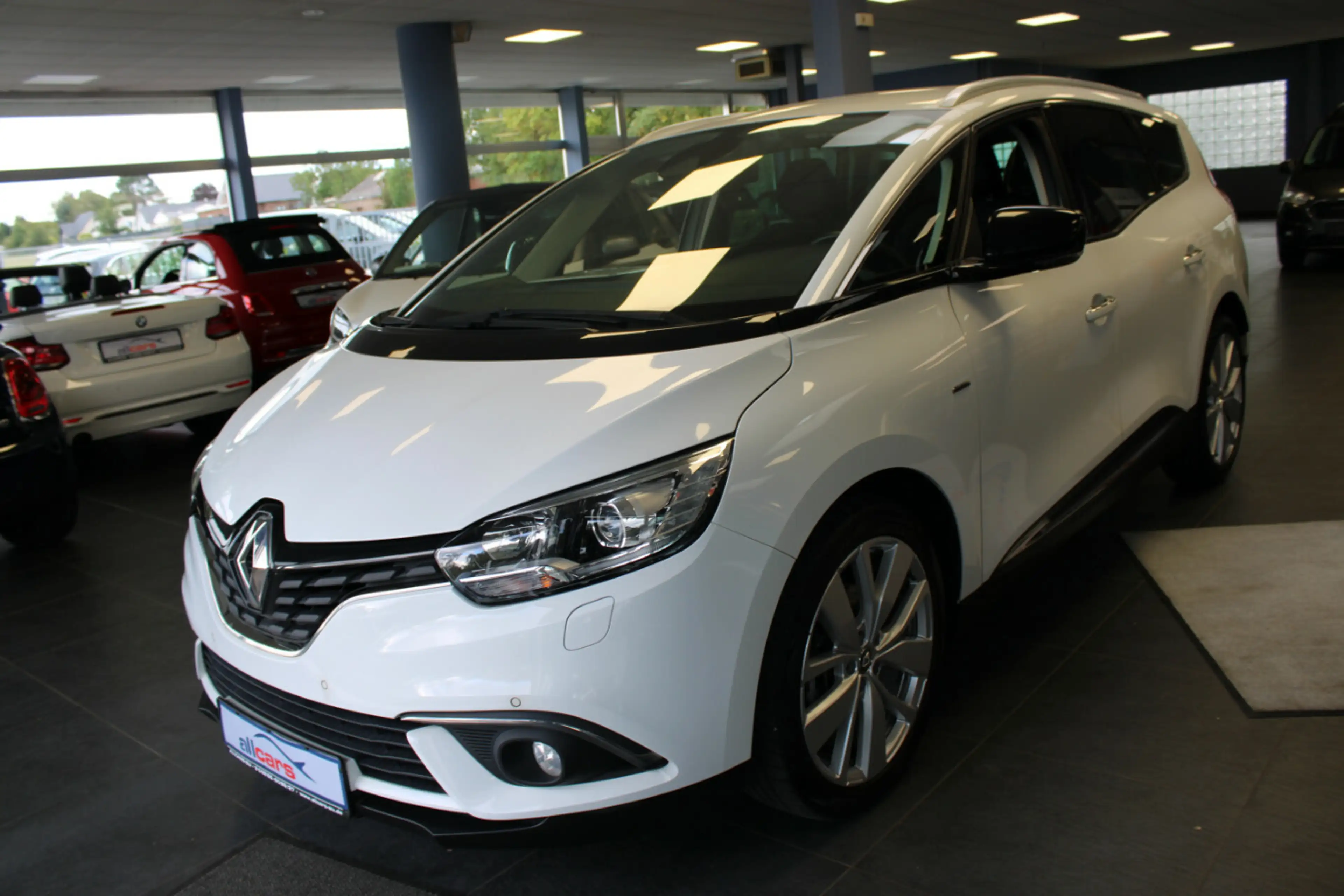 Renault Grand Scenic TCe 115 GPF LIMITED — photo 3