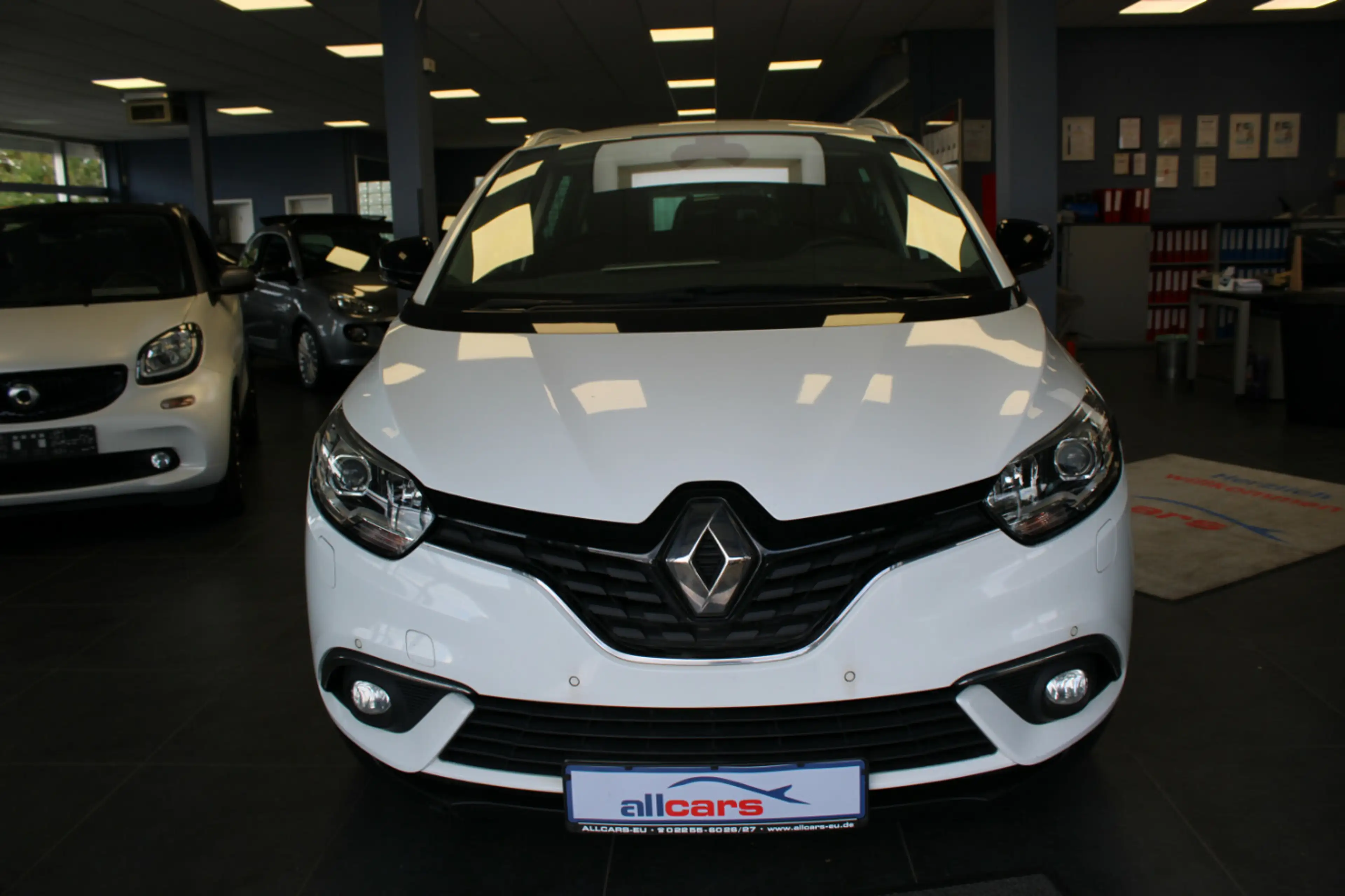 Renault Grand Scenic TCe 115 GPF LIMITED — photo 2