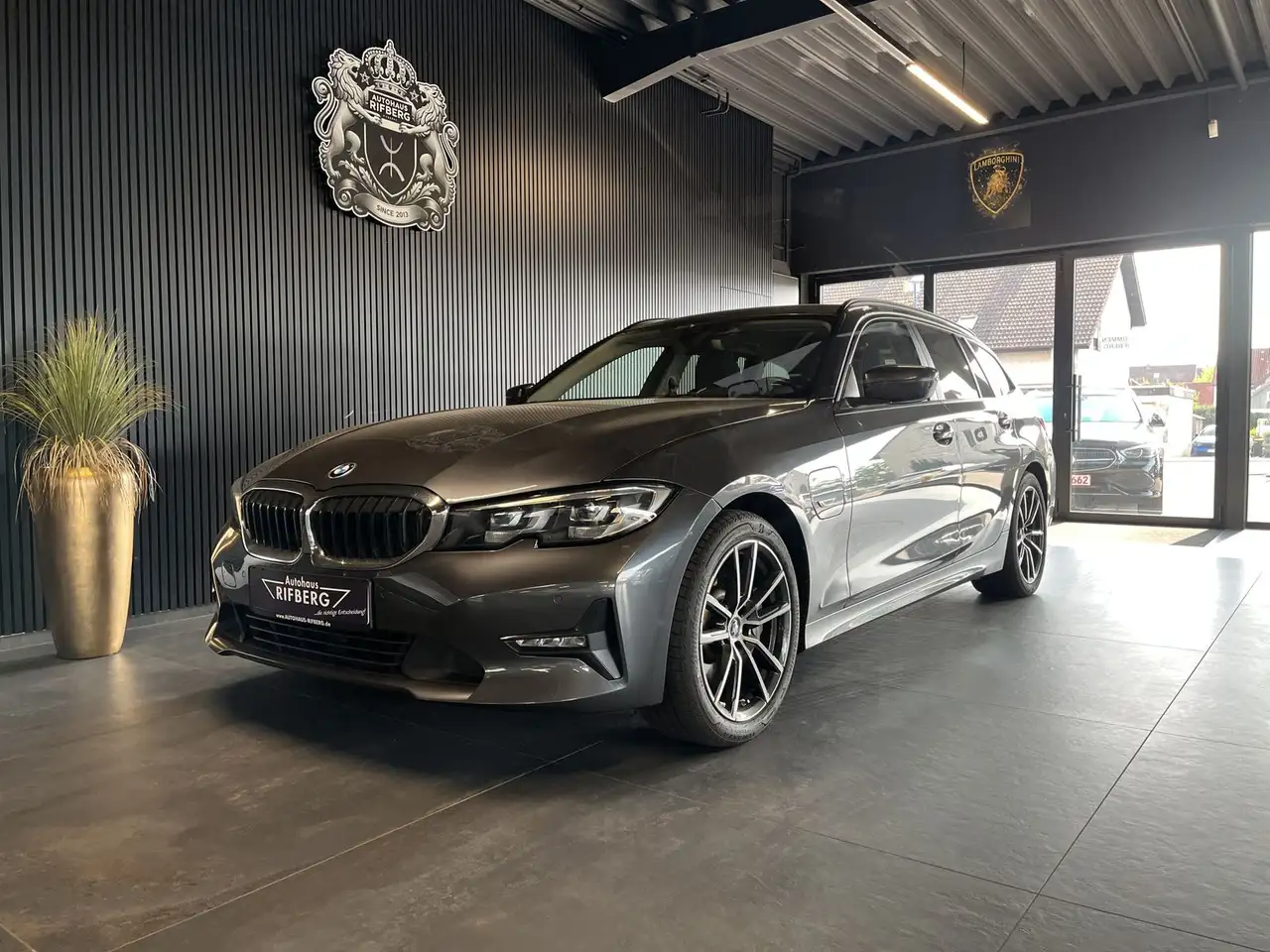 BMW 330