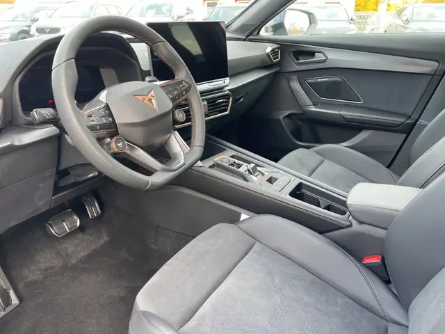 Cupra Formentor view 10