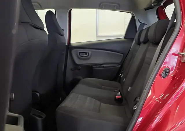 Toyota Yaris view 11