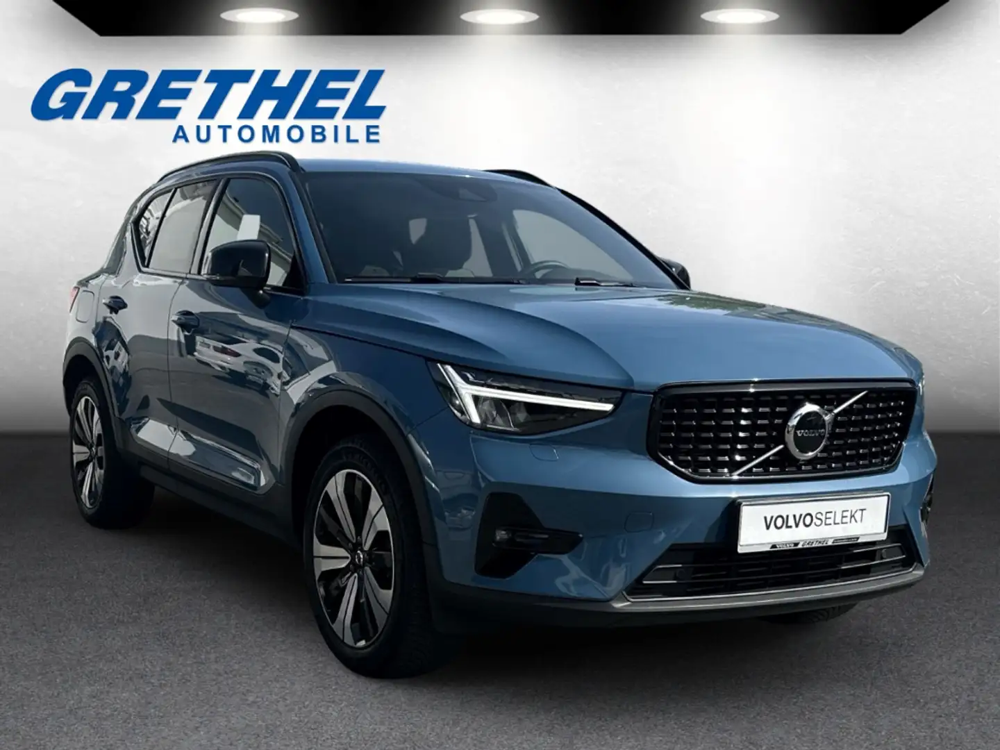 Volvo XC40 Plus Dark Recharge Plug-In Hybrid 2WD T5 Twin Engi Blau - 1