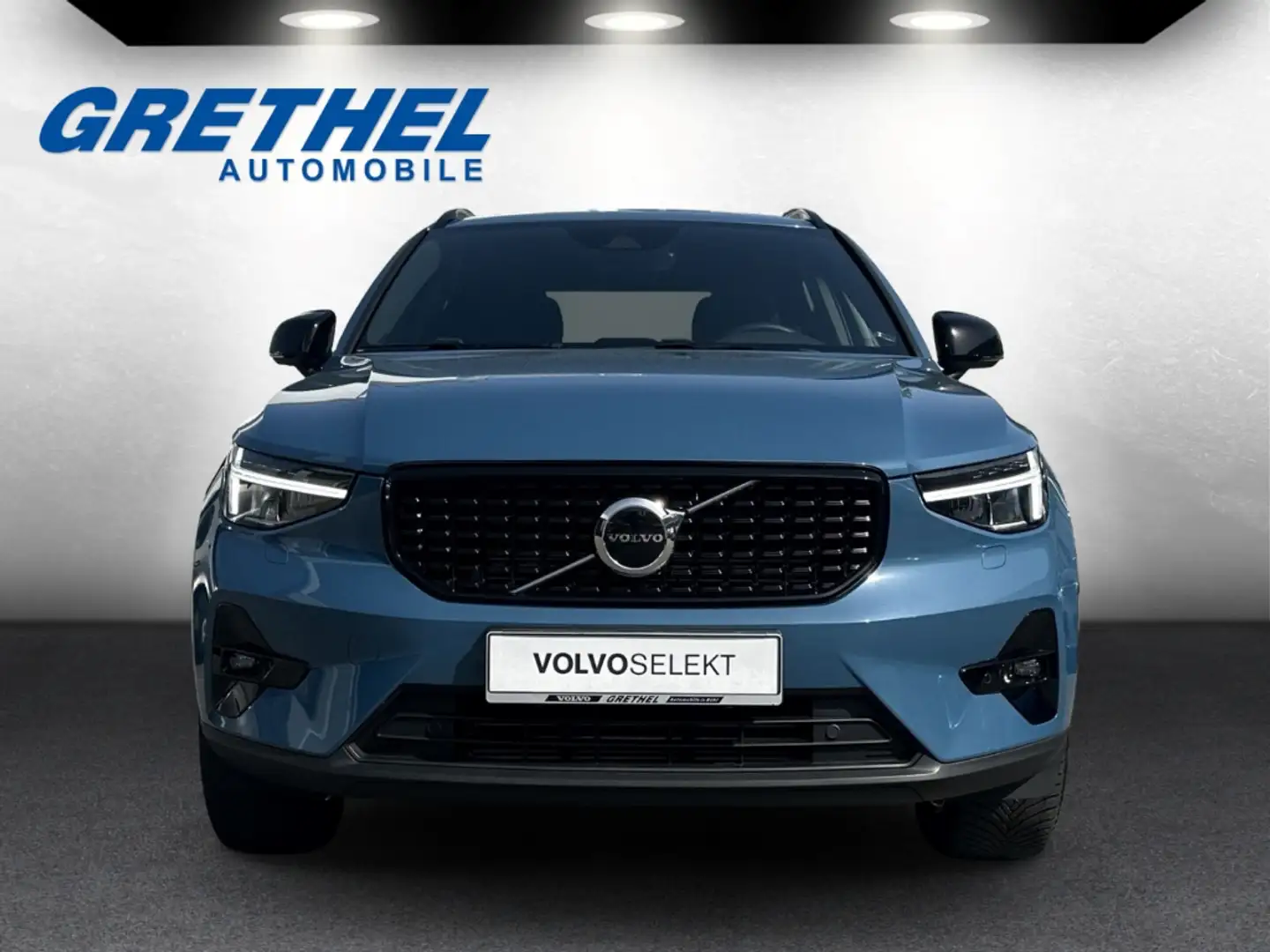Volvo XC40 Plus Dark Recharge Plug-In Hybrid 2WD T5 Twin Engi Blau - 2