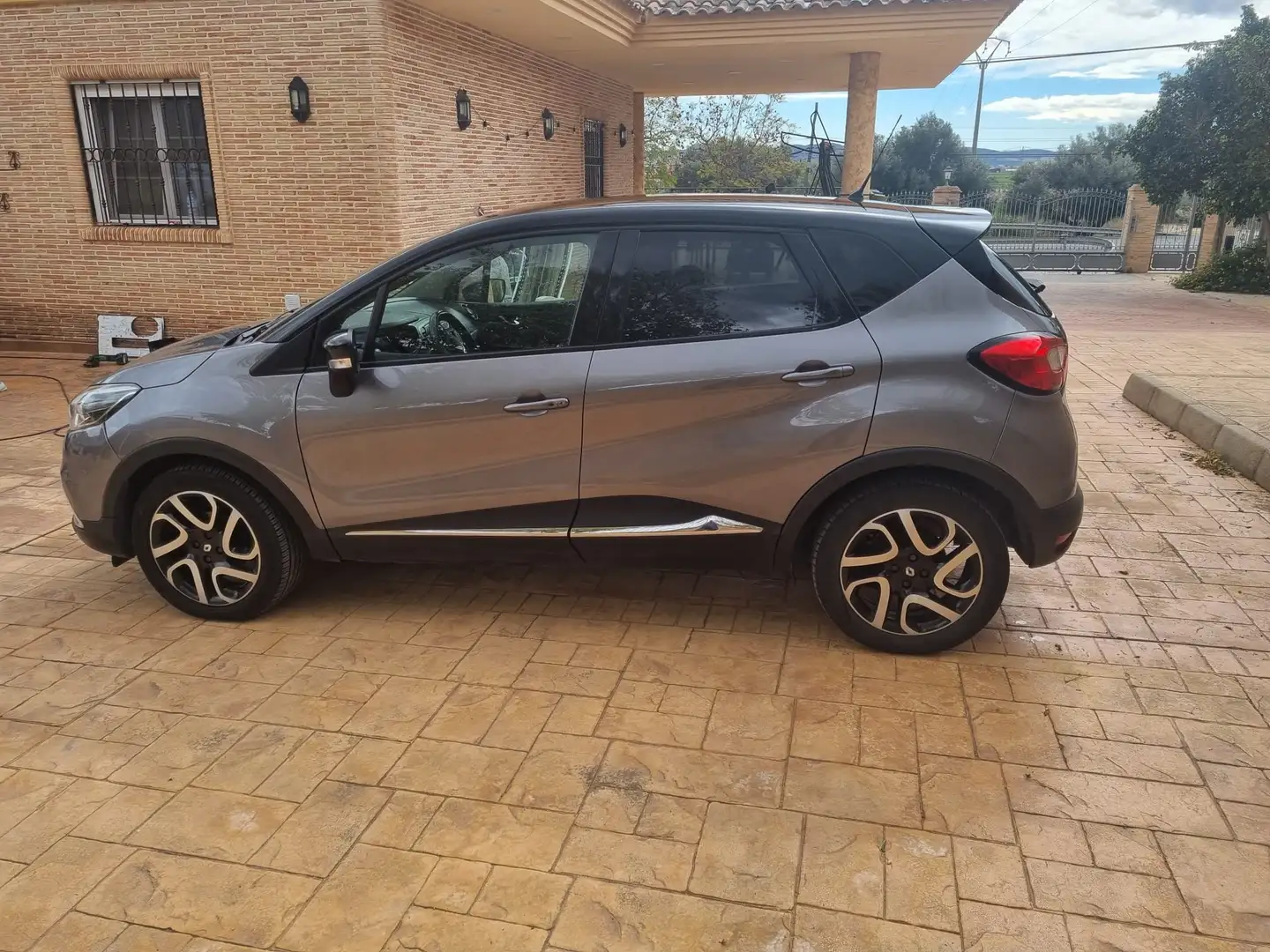 Renault Captur TCe eco2 Energy Zen 90 Gris - 2