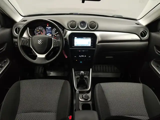 Suzuki Vitara view 9