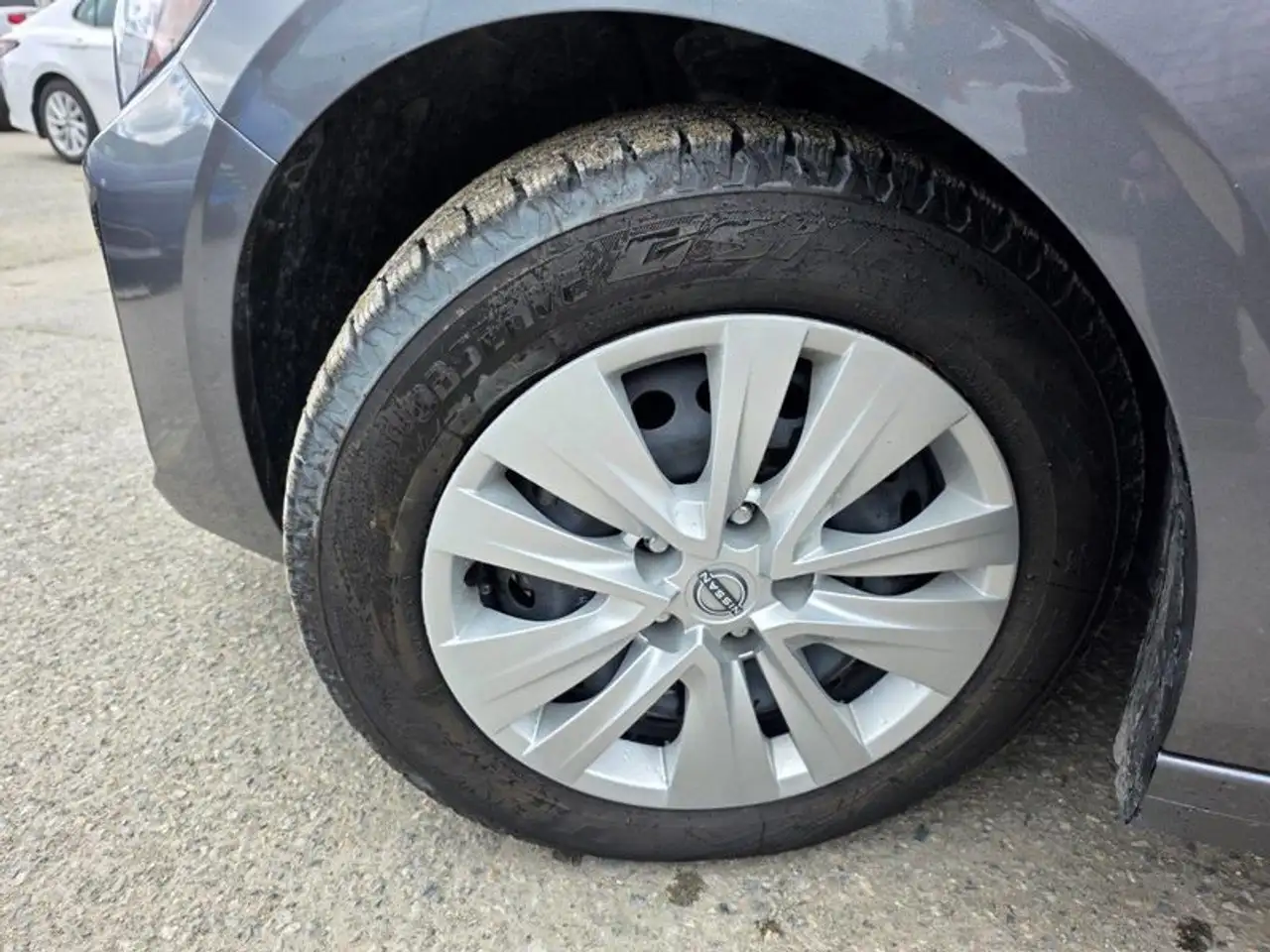 Nissan Sentra снимка Nissan Sentra