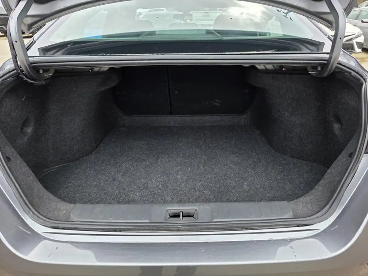 Nissan Sentra снимка Nissan Sentra