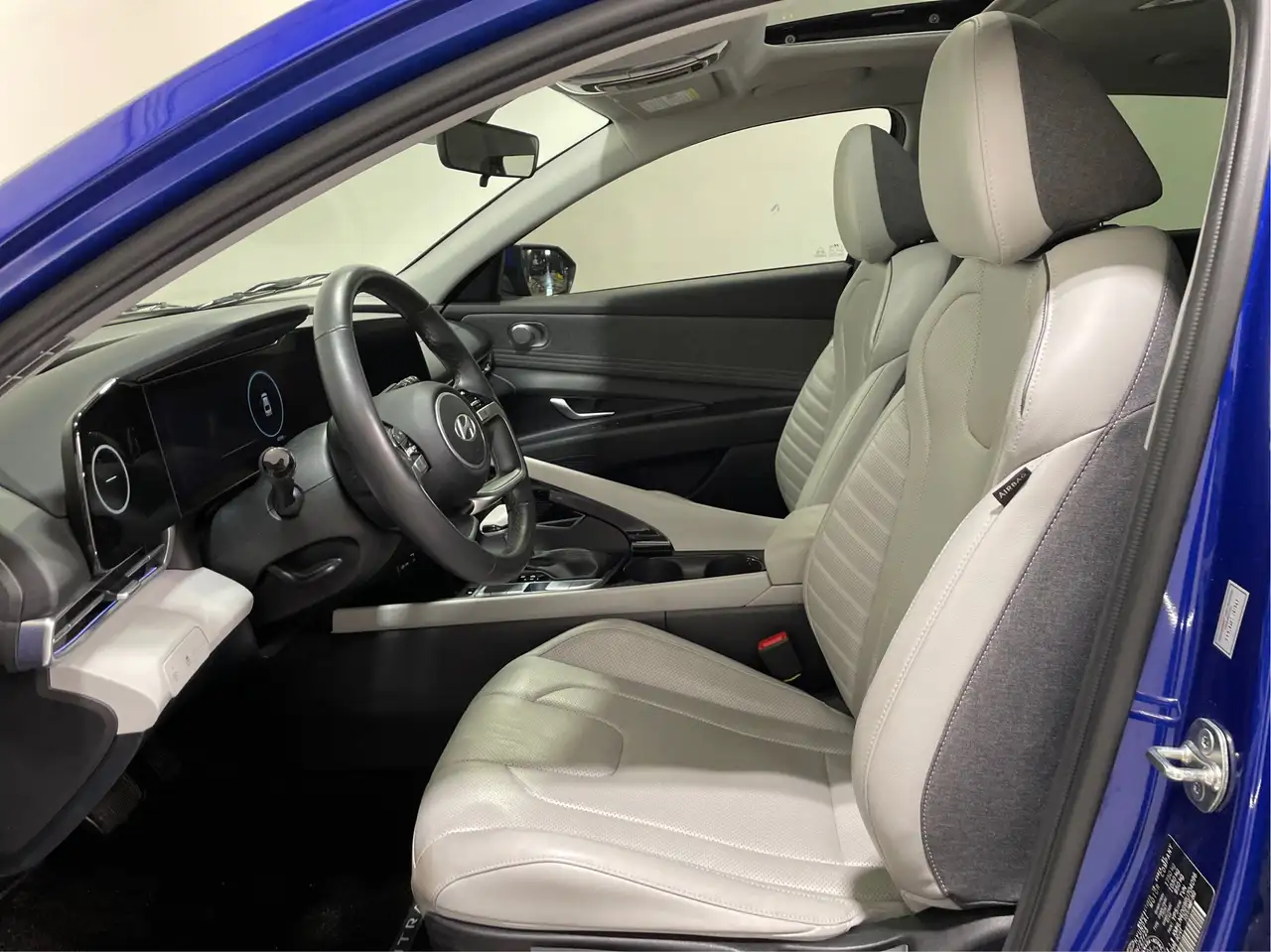 Hyundai ELANTRA fotografie Hyundai ELANTRA