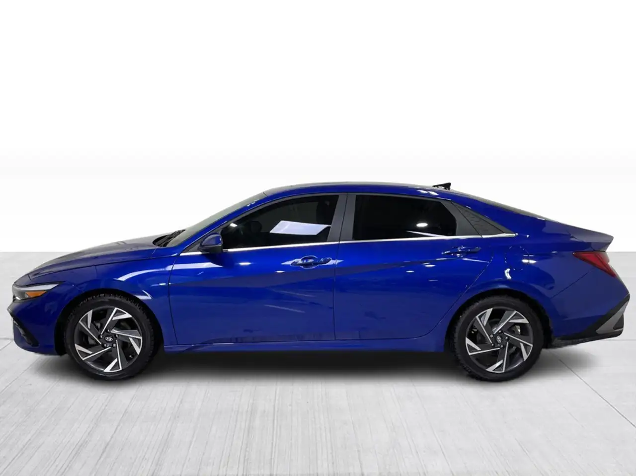 Hyundai ELANTRA fotografie Hyundai ELANTRA