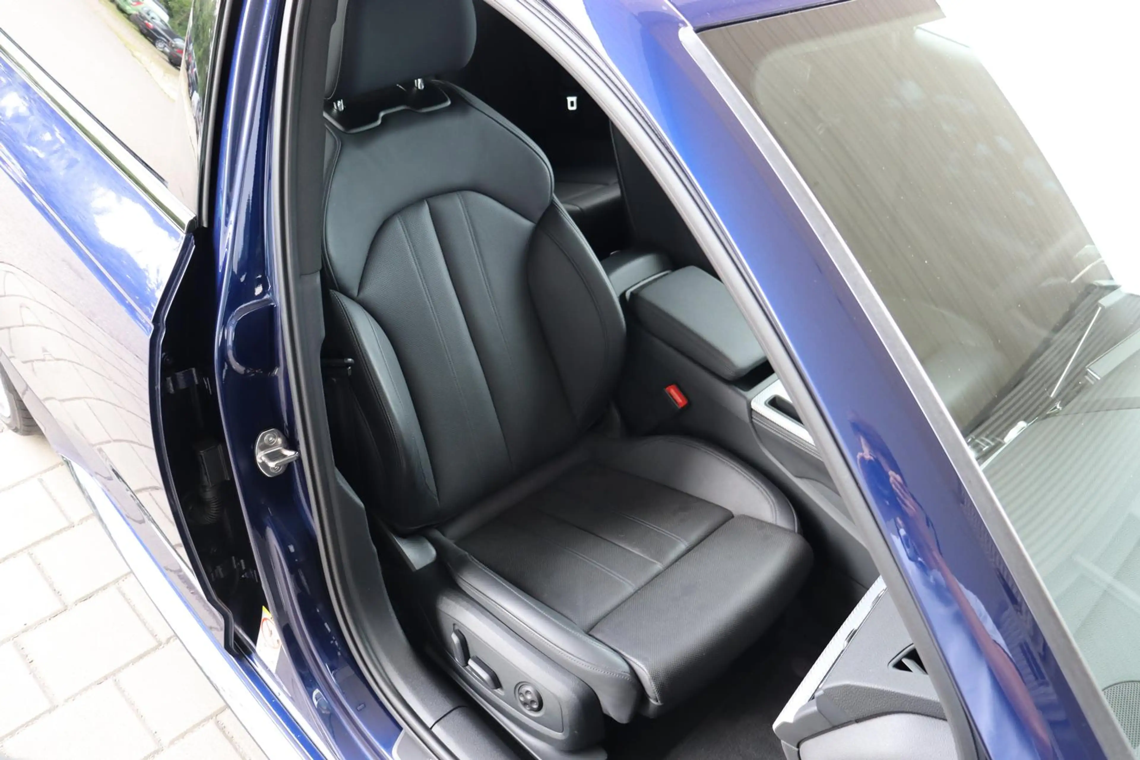 Audi RS4 2.9 V6 SportAbgas/Sitzbelüftung/ACC/Akustik — photo 13