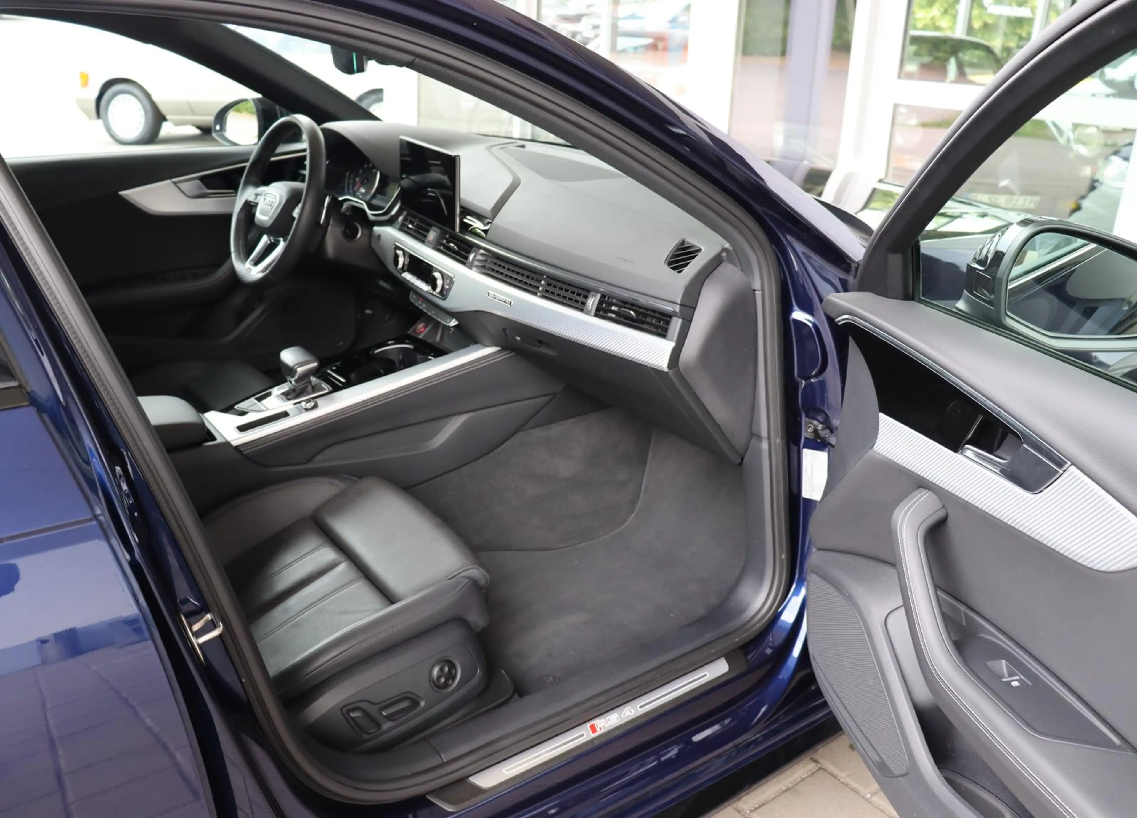Audi RS4 2.9 V6 SportAbgas/Sitzbelüftung/ACC/Akustik — photo 12