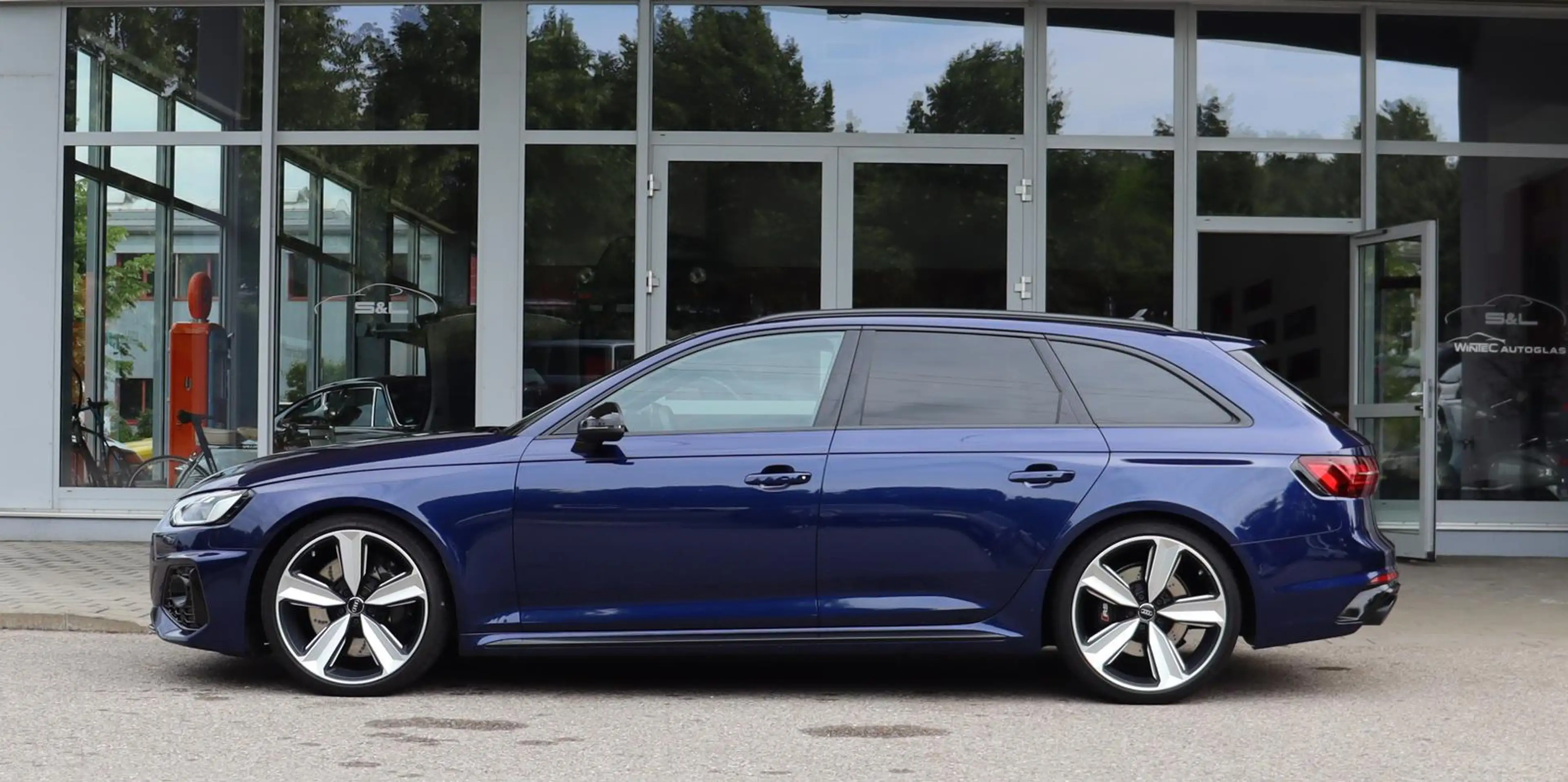 Audi RS4 2.9 V6 SportAbgas/Sitzbelüftung/ACC/Akustik — photo 3