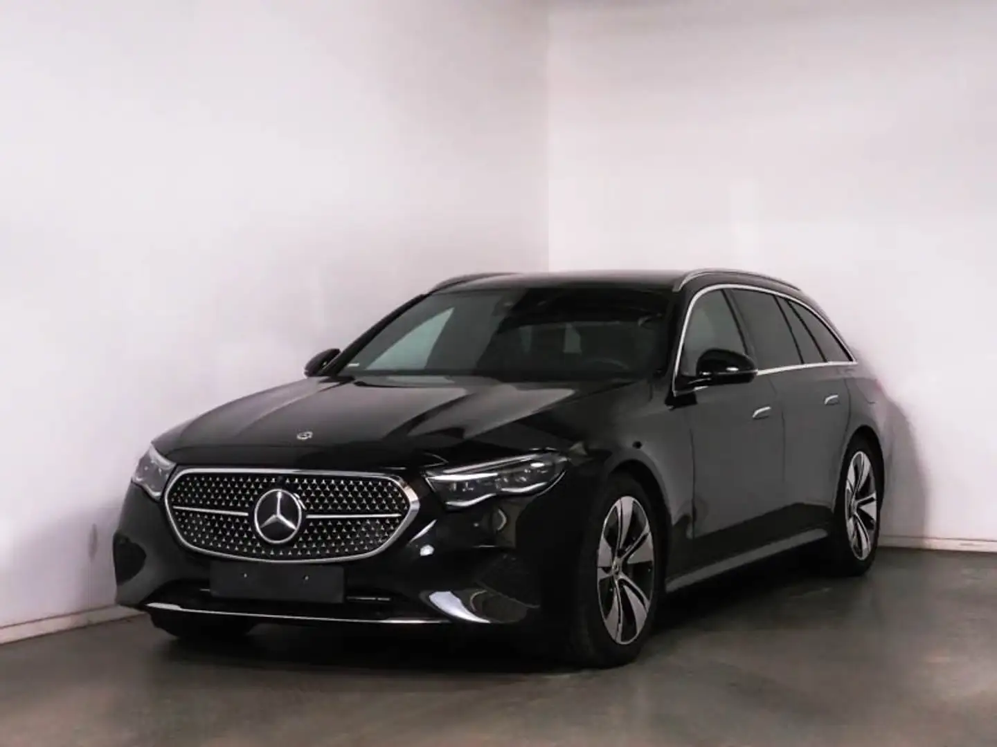 Mercedes-Benz E 300 eT AVANTGARDE Pano*AHK*Distr*HUD*Burmester Negro - 1