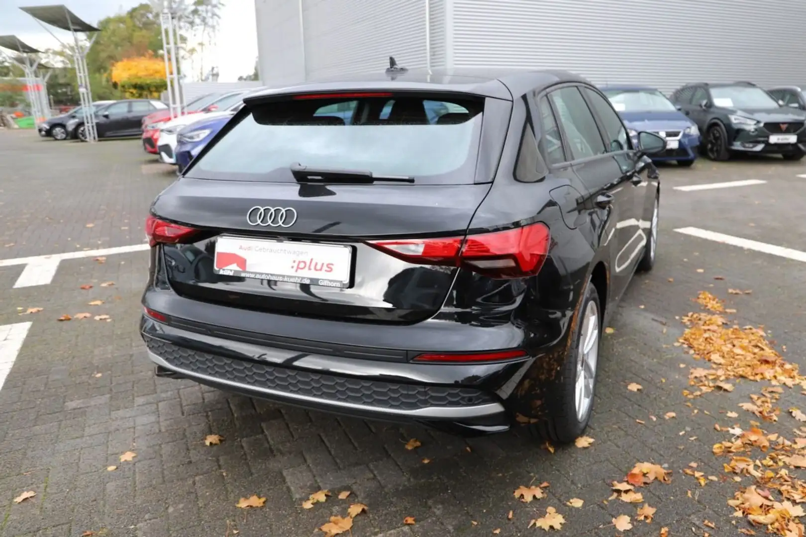 Audi A3 35 TFSI Advanced ACC/Kamera/Navi/AH Schwarz - 2
