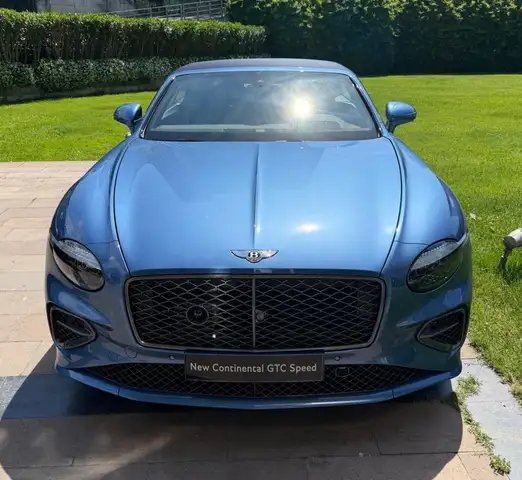 Bentley Continental GT view 2