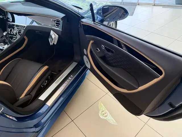 Bentley Continental GT view 14