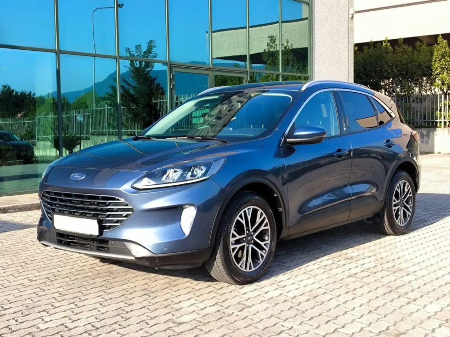 Ford Kuga 1.5 EcoBlue 120 CV aut. 2WD Titanium Business Grigio - 2
