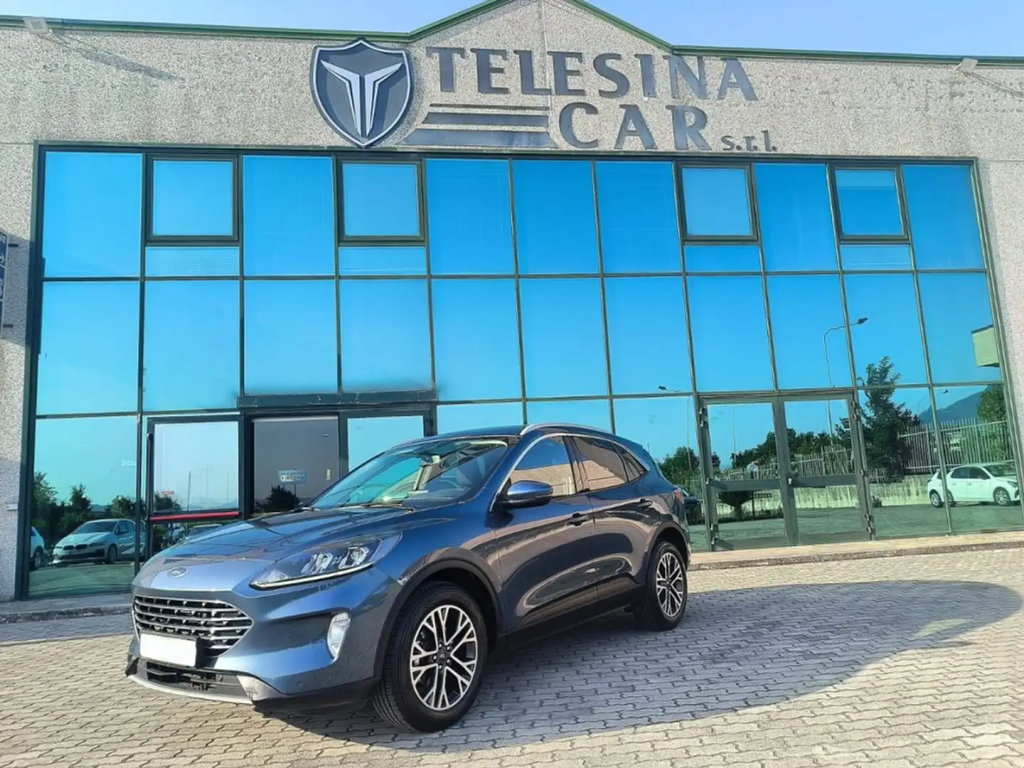 Ford Kuga 1.5 EcoBlue 120 CV aut. 2WD Titanium Business Grigio - 1