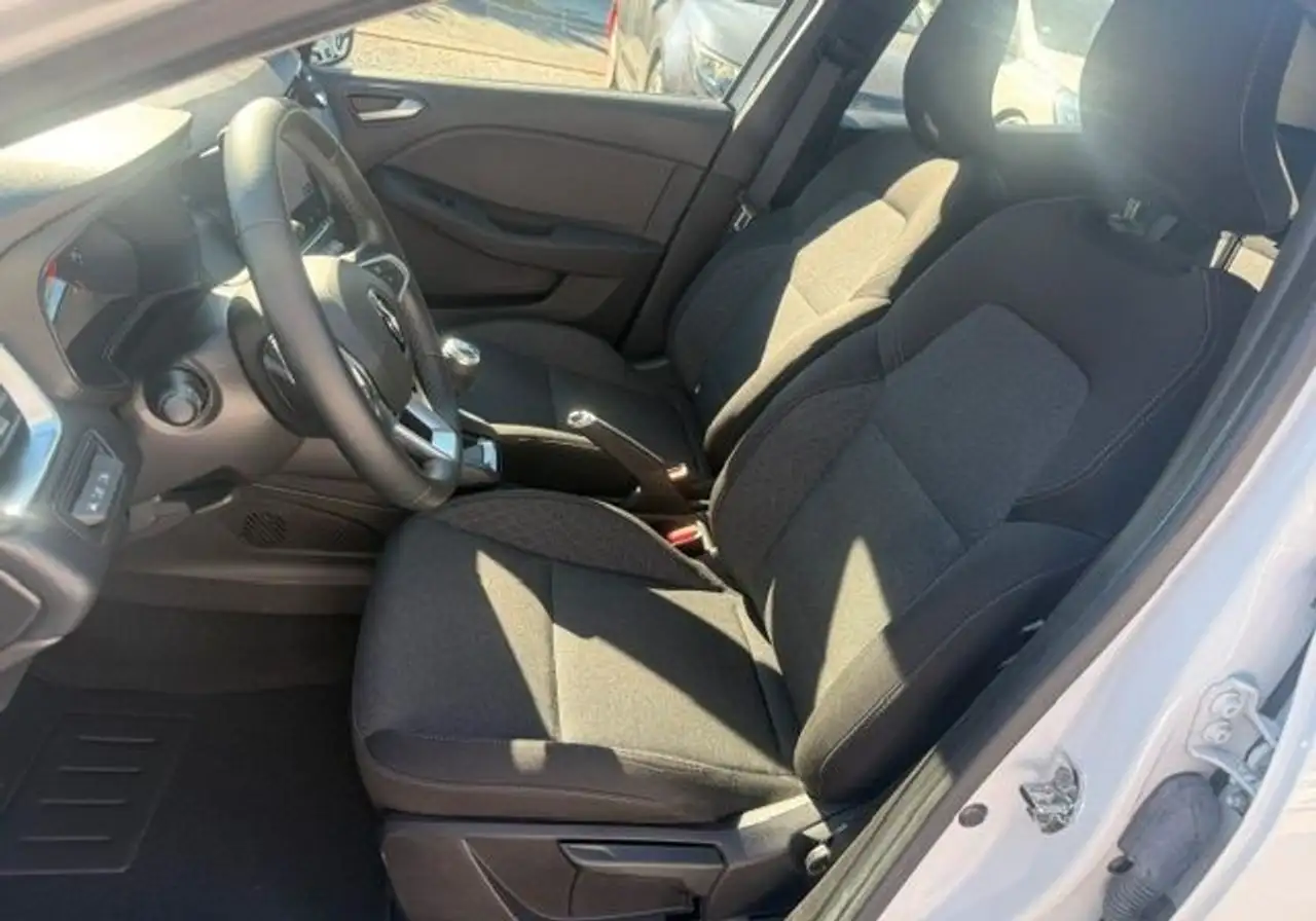 Renault Clio Citadine 5 portes — photo 8