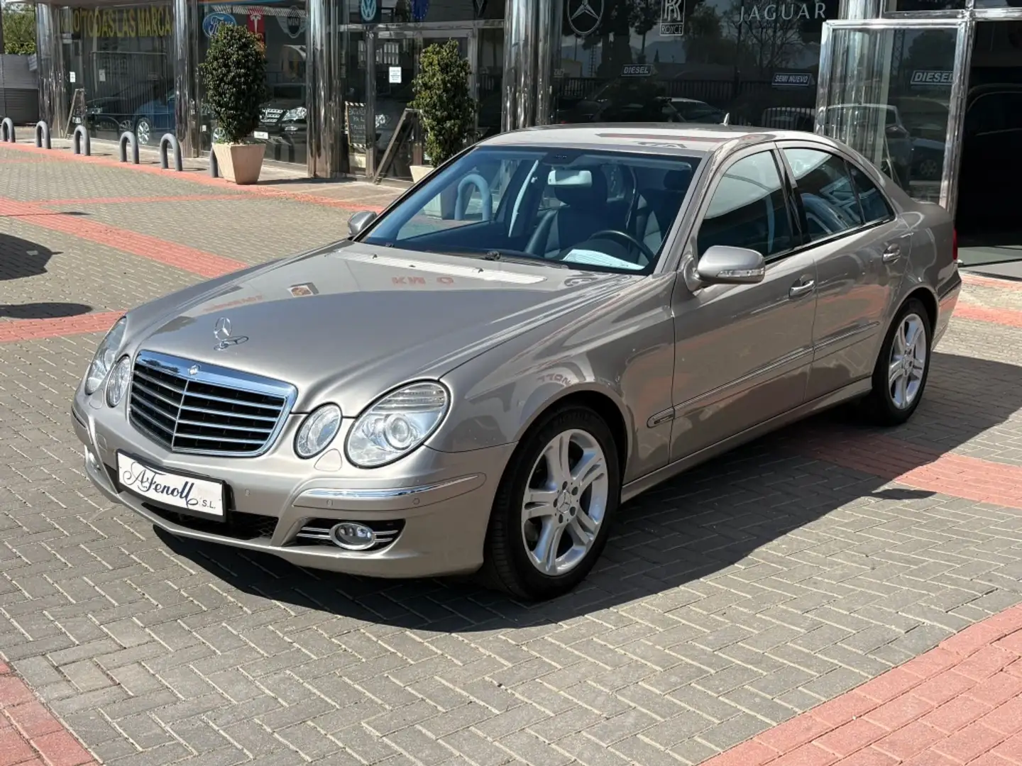 Mercedes-Benz E 280 280CDI 4M Avantgarde Aut. Beige - 2