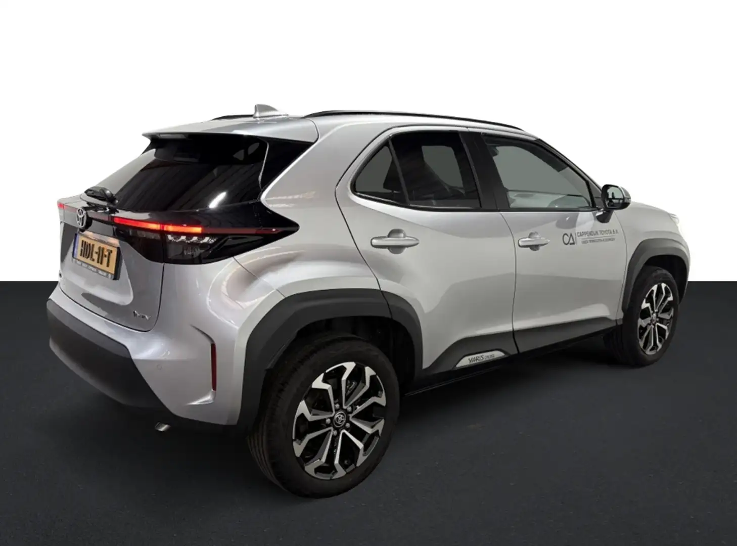 Toyota Yaris Cross 1.5 Hybrid 115 First Edition | BSM | PDC | Stoelve Gris - 2