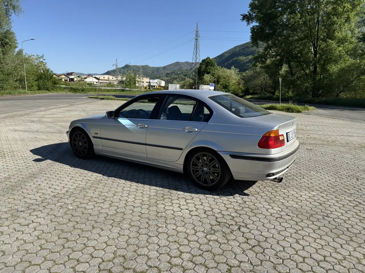 BMW 320i Eletta, foto 2