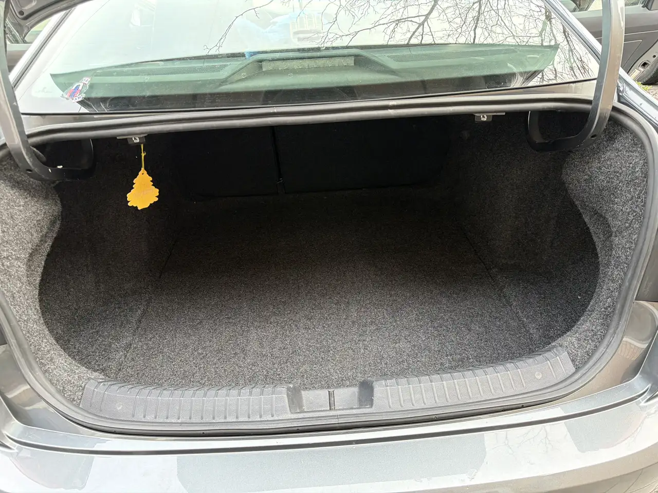 Volkswagen Jetta снимка Volkswagen Jetta