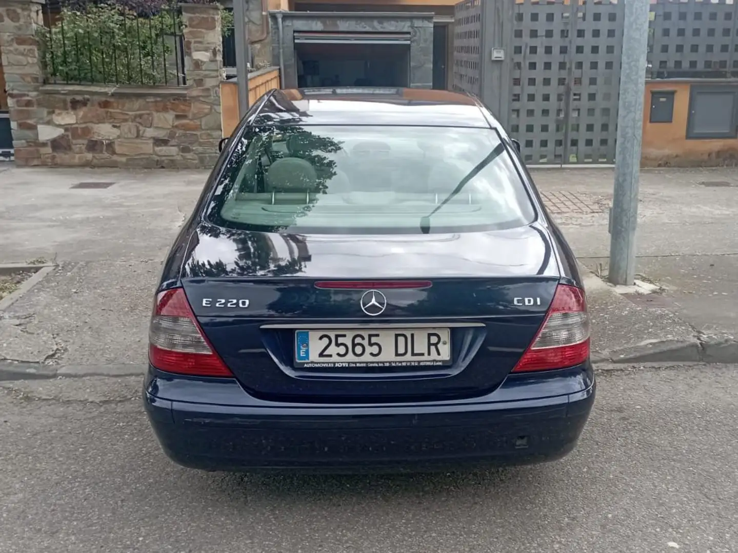 Mercedes-Benz E 220 E 220 CDI CLASSIC Синий - 2